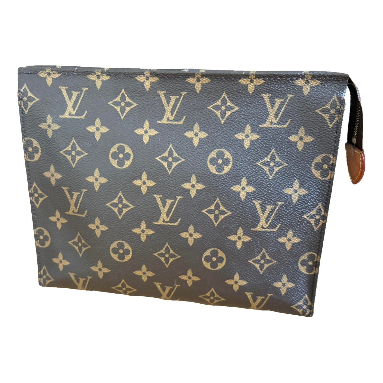 Leather clutch bag