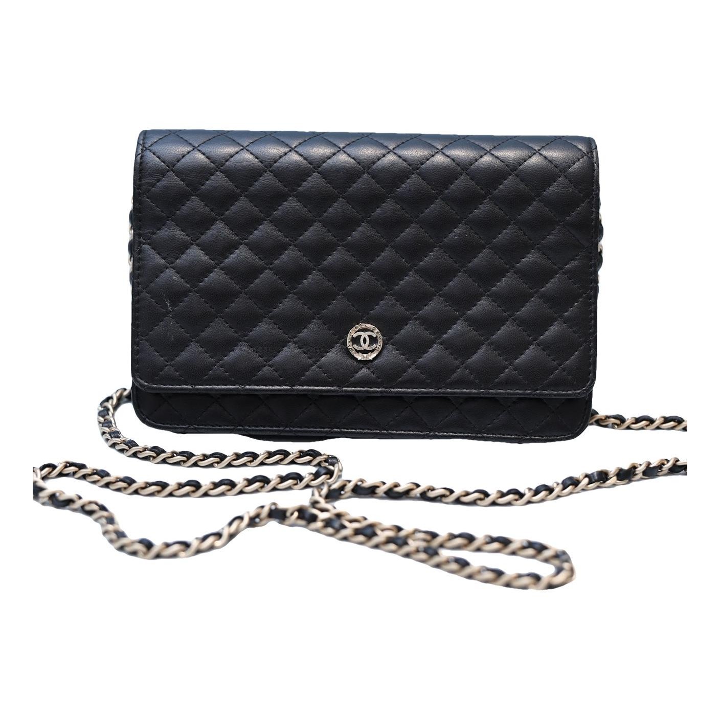 Wallet On Chain Timeless/Classique leather crossbody bag