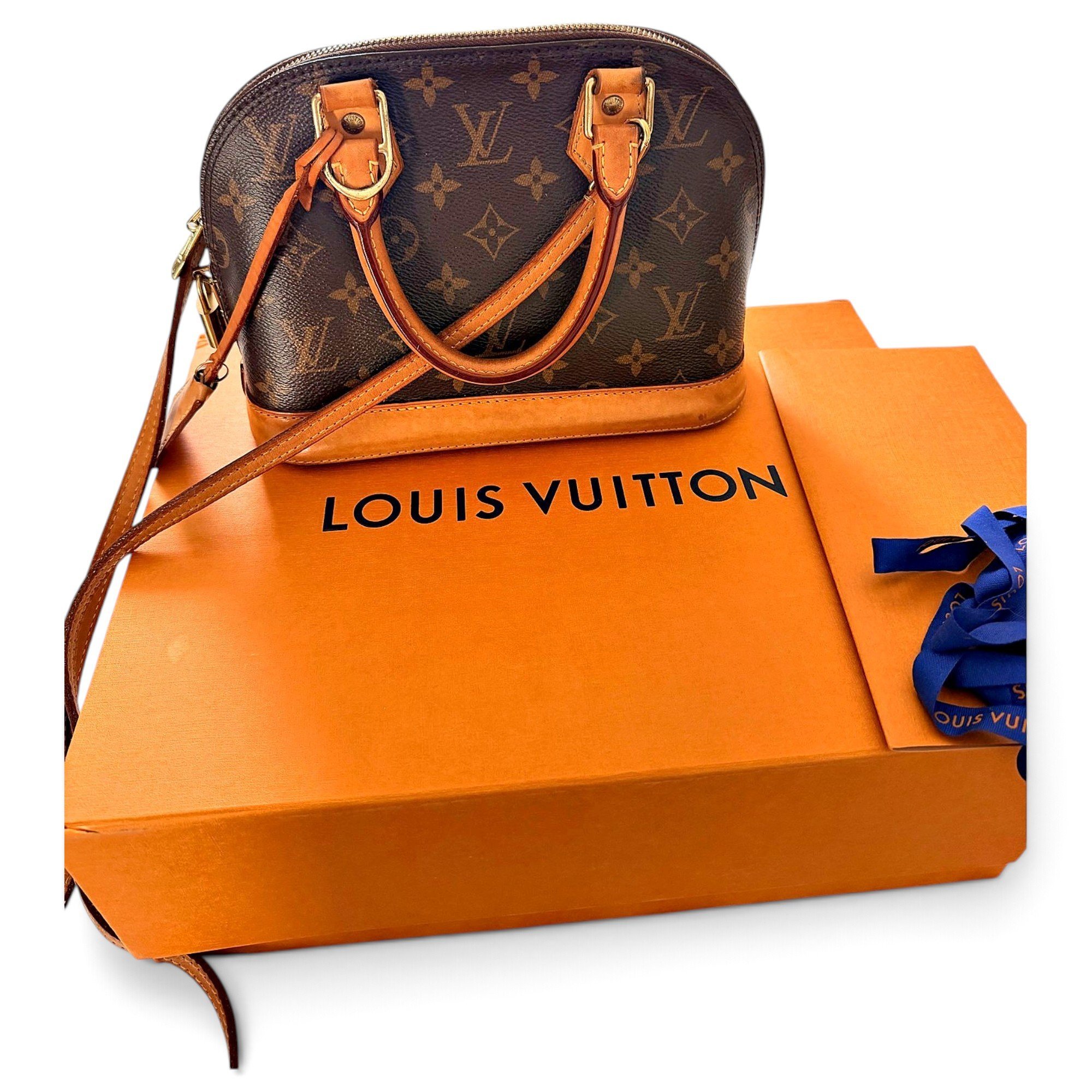 Alma BB leather crossbody bag