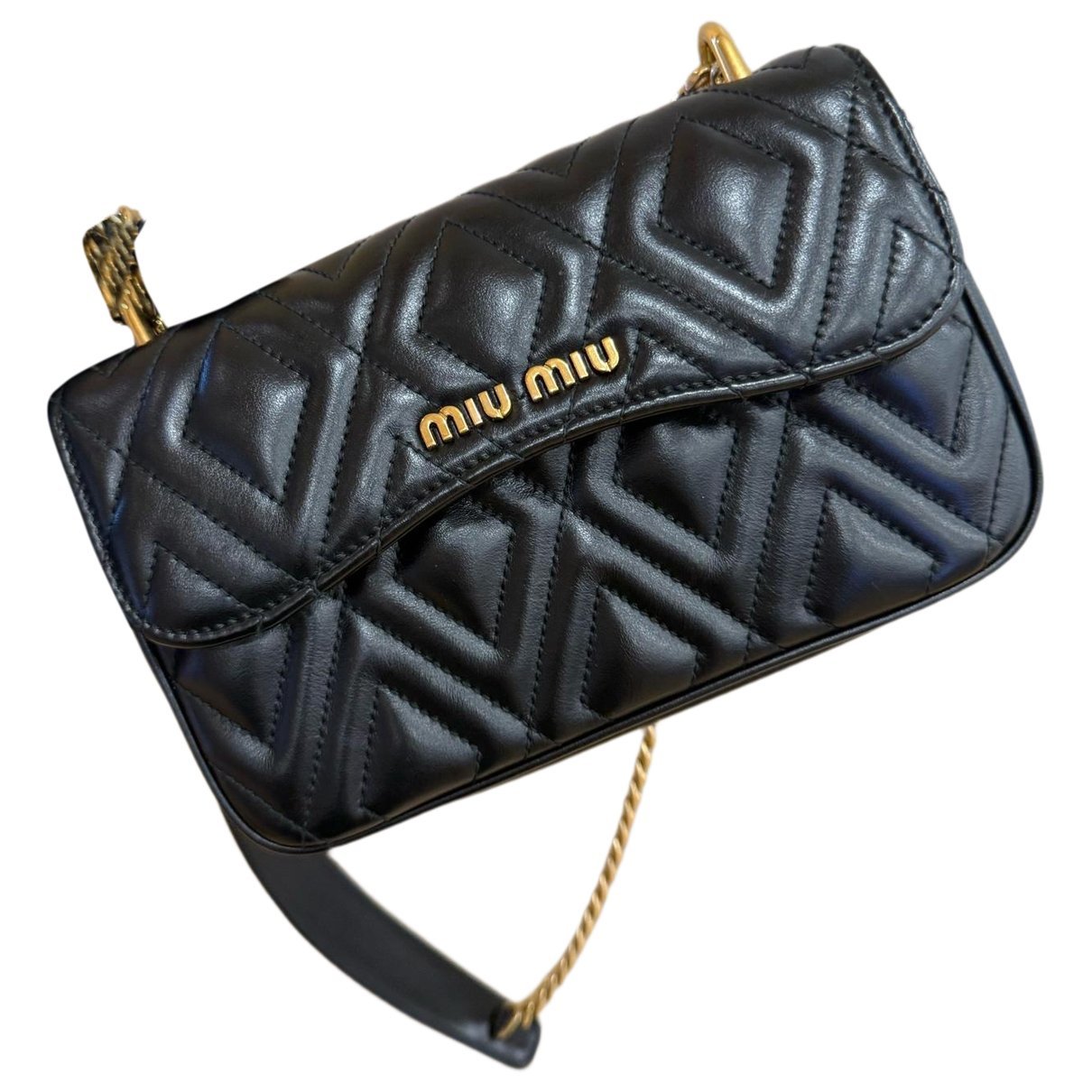 Matelassé leather handbag