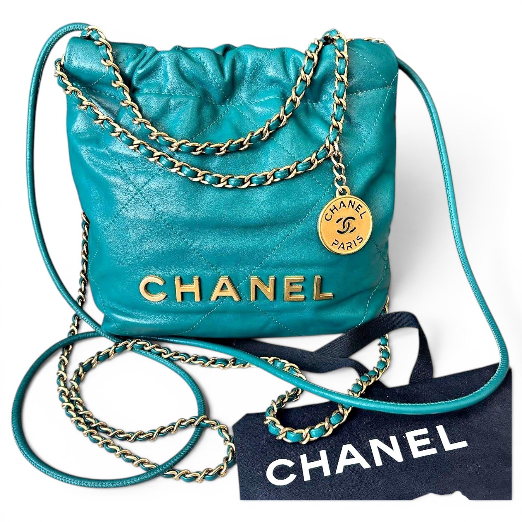 Chanel 22 leather handbag