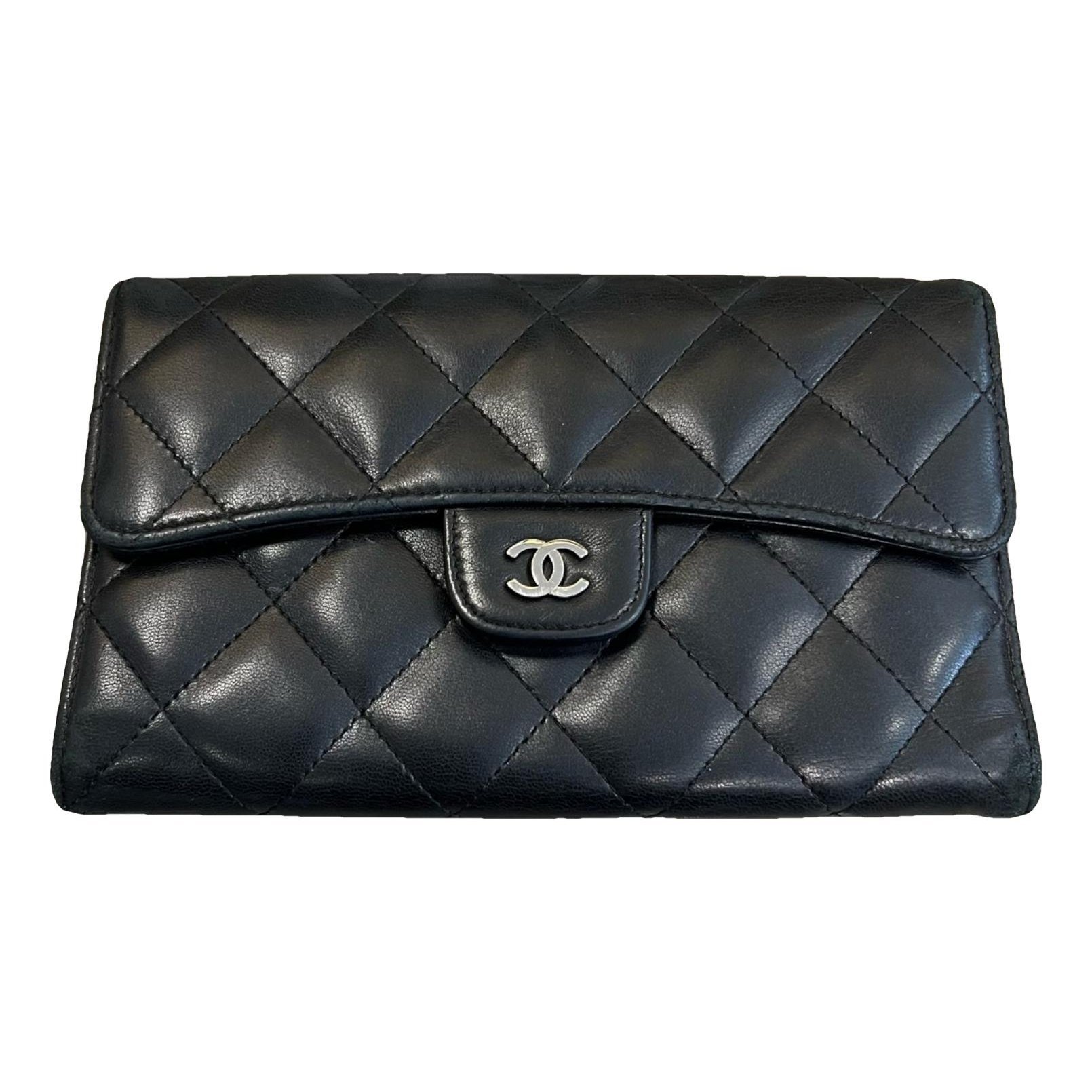 Wallet On Chain Timeless/Classique leather crossbody bag