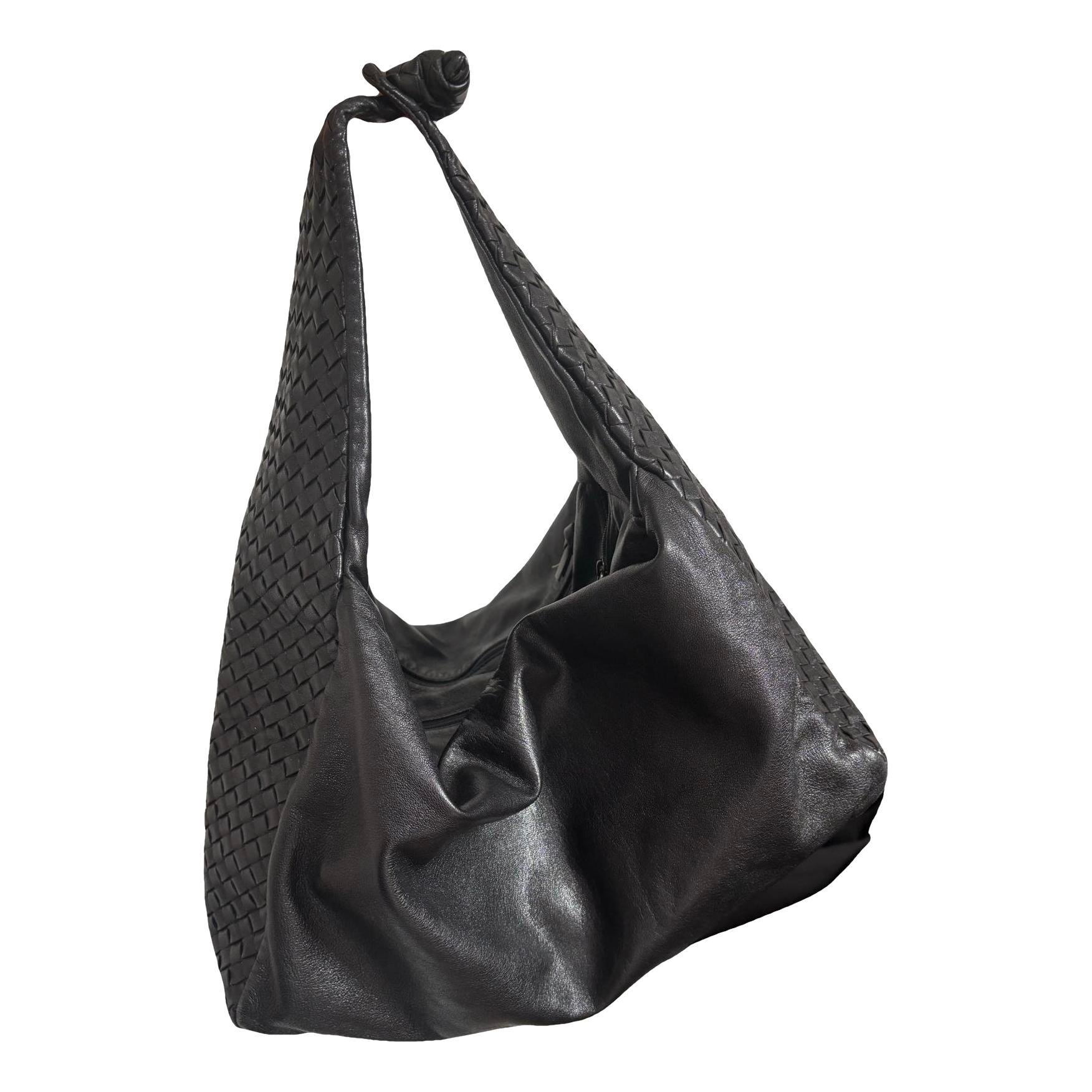 Veneta leather handbag