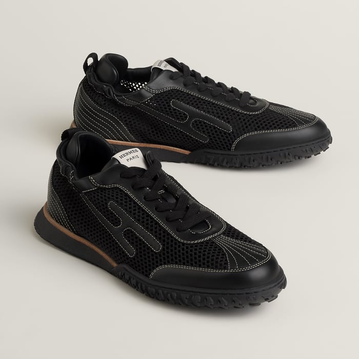 Noir Jet Sneaker