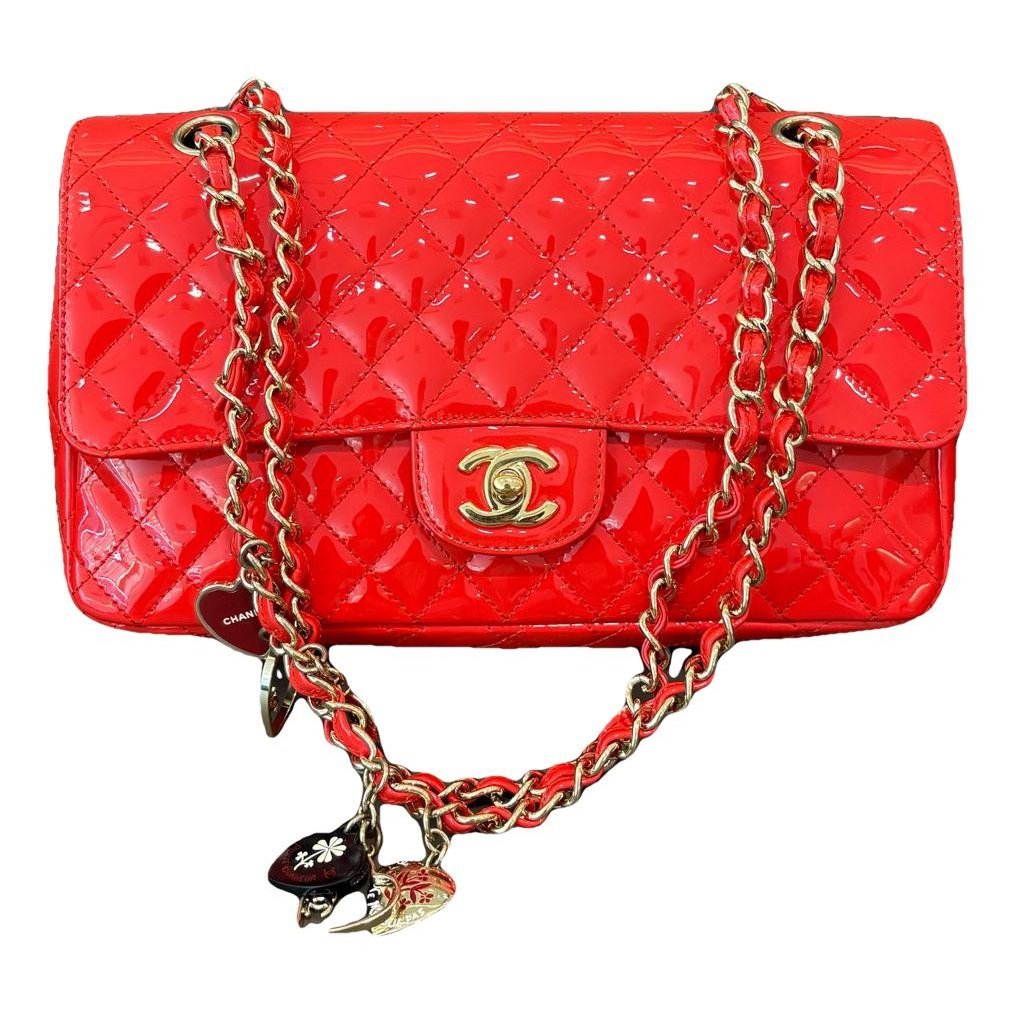 Timeless/Classique patent leather crossbody bag
