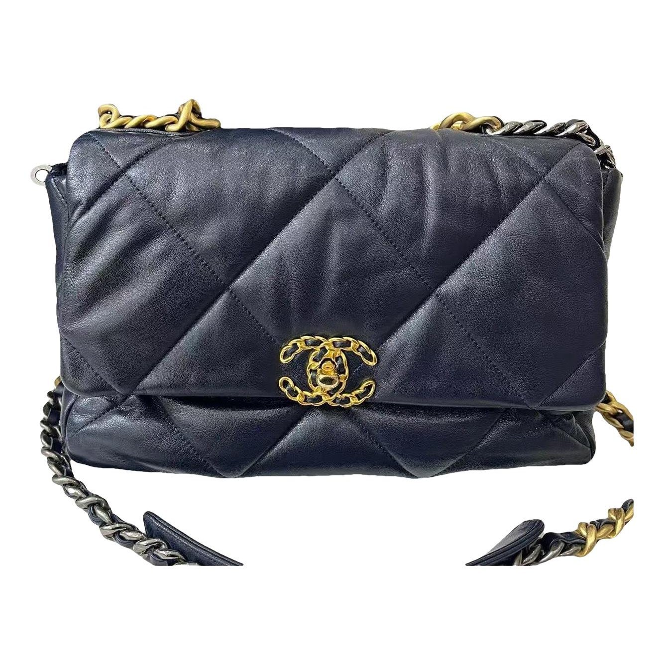 Chanel 19 leather handbag