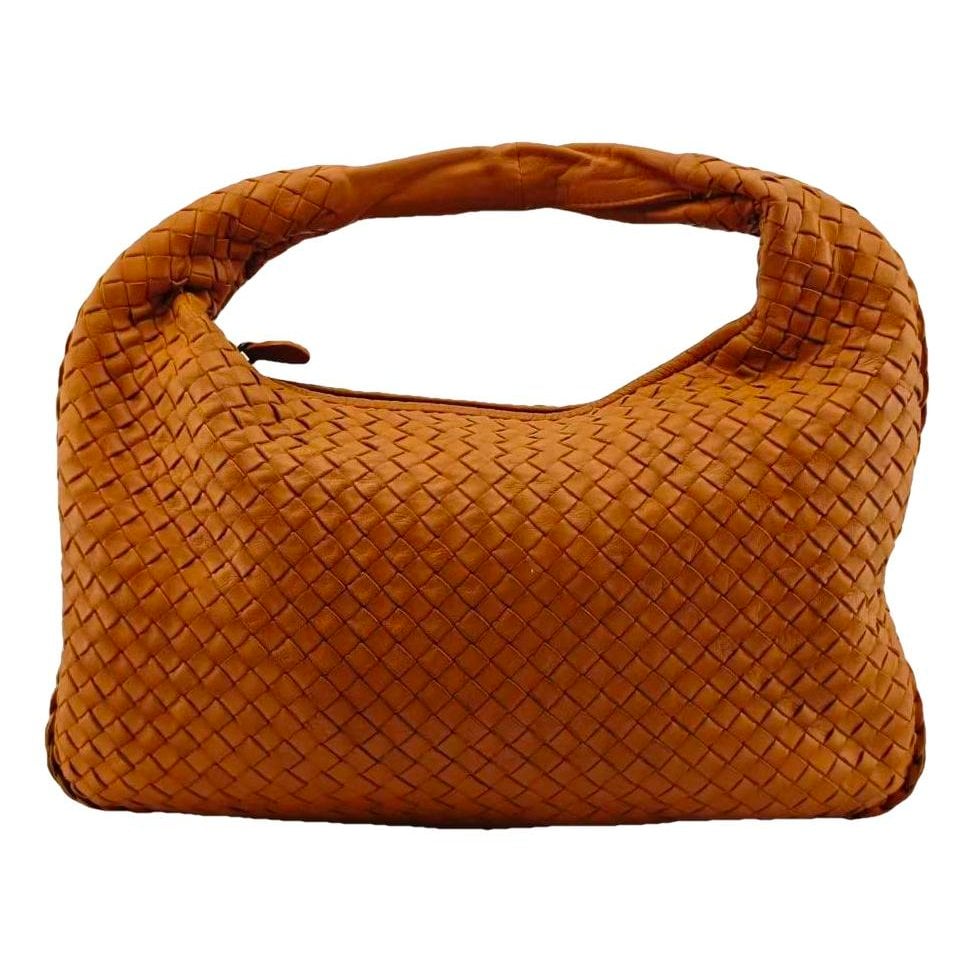 Veneta leather handbag