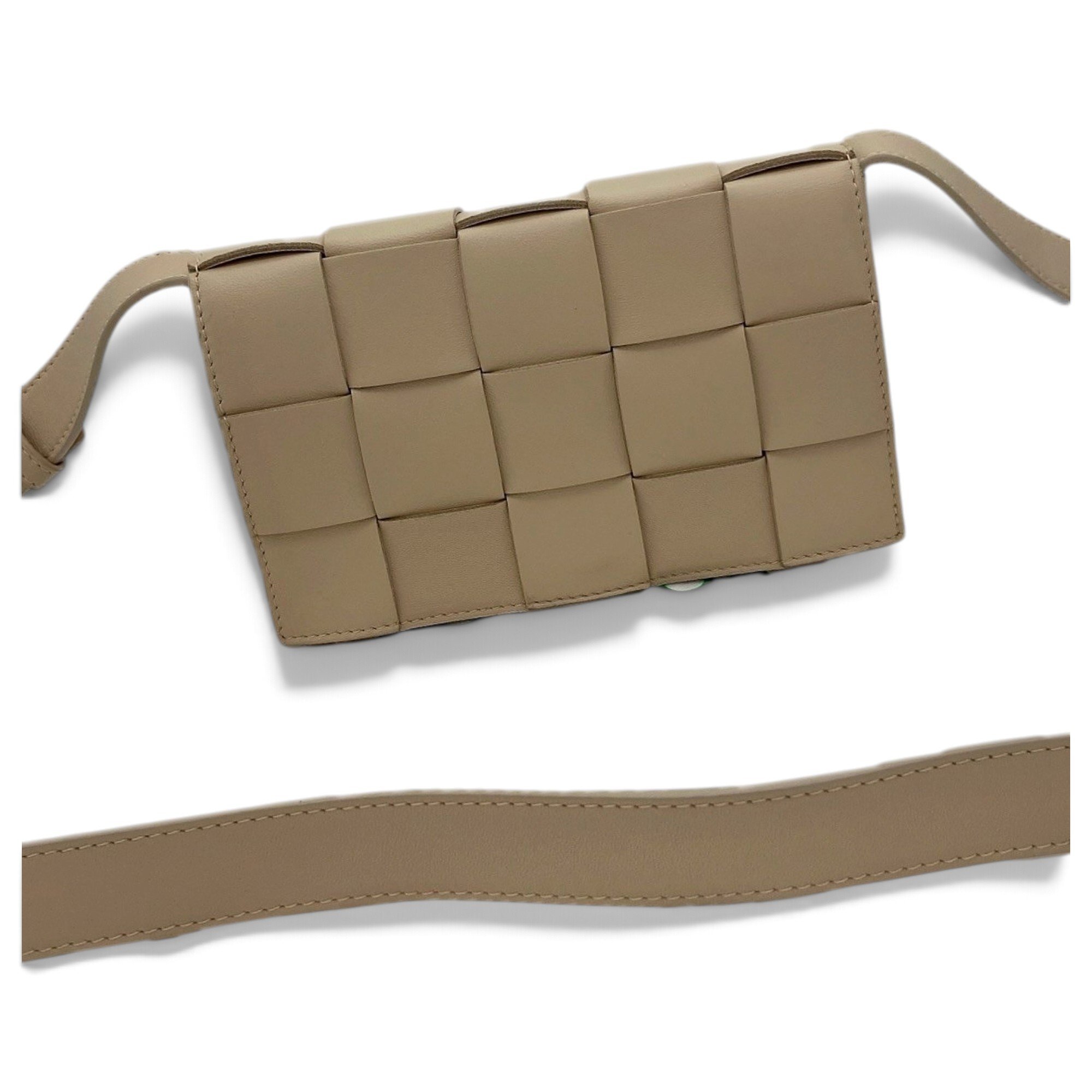 Cassette leather handbag