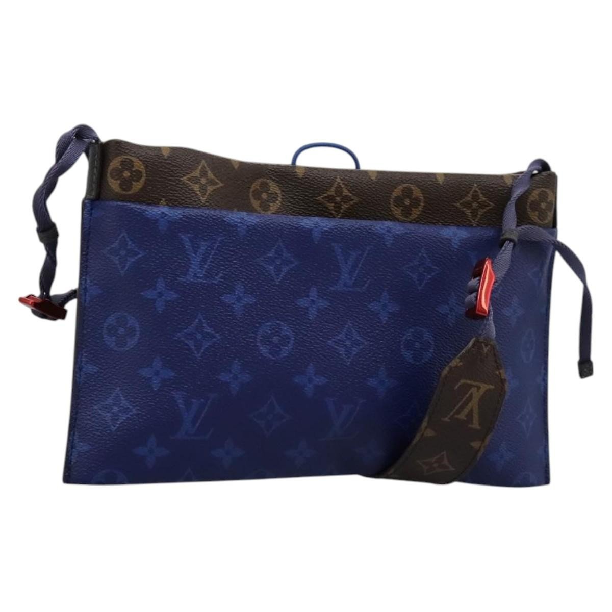 Trio pouch cloth clutch bag