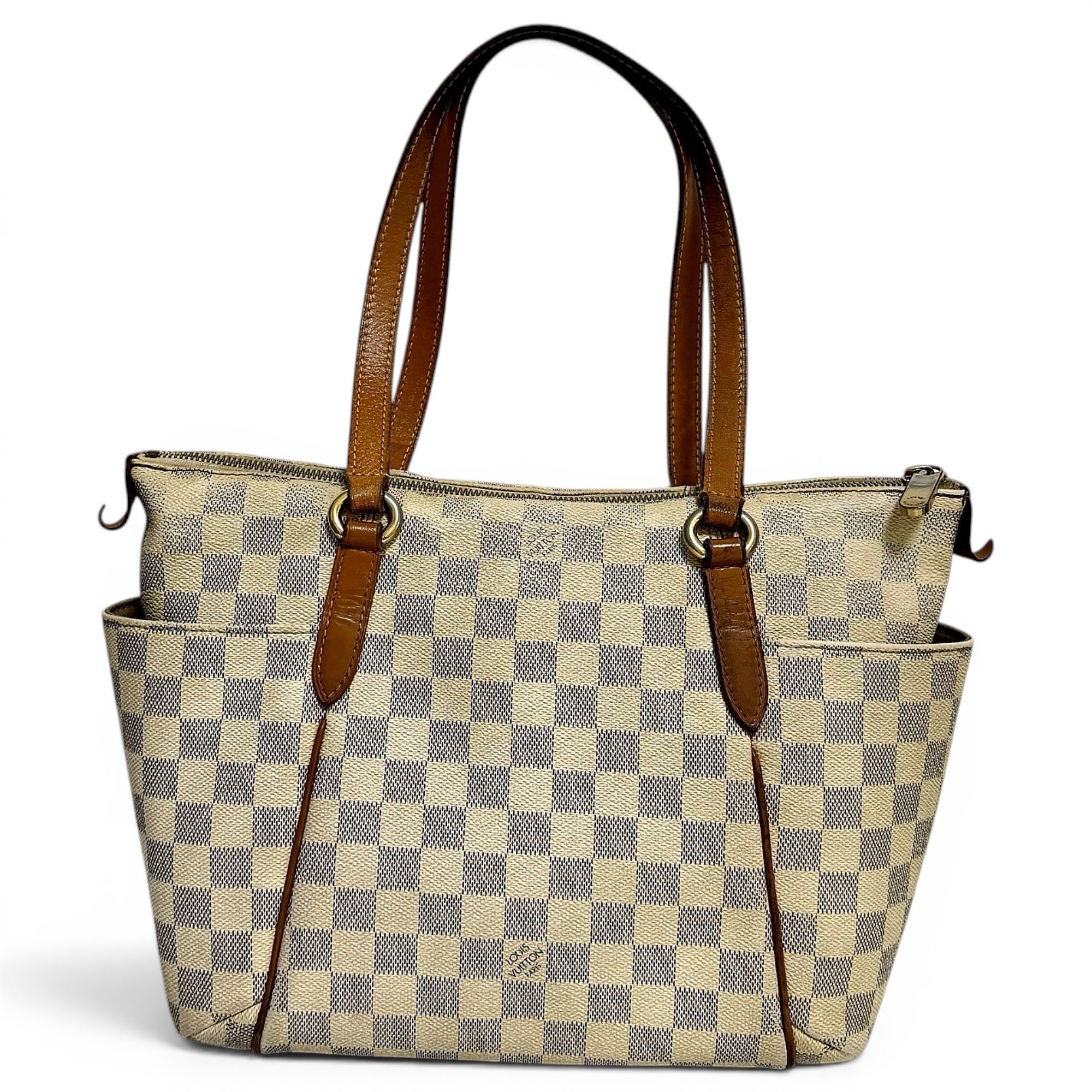 Totally patent leather handbag