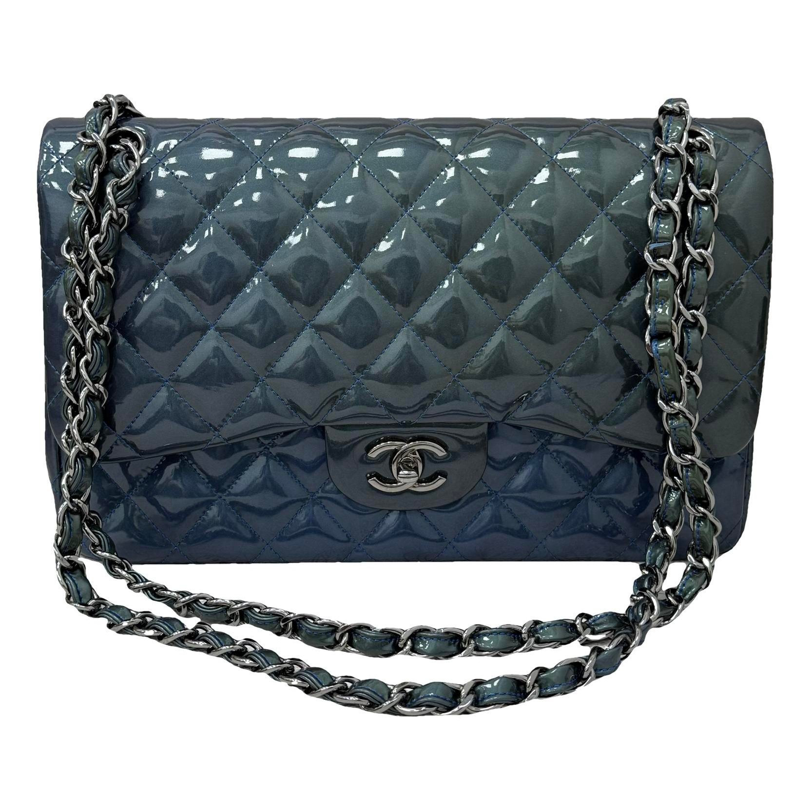 Timeless/Classique patent leather handbag