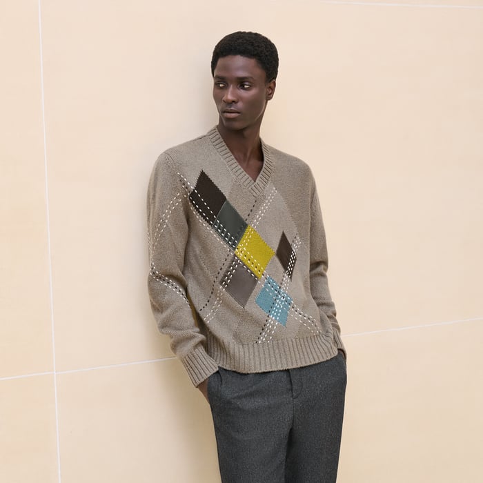 Tourbe Cashmere "Argyle Brode Cuir" V-neck Sweater