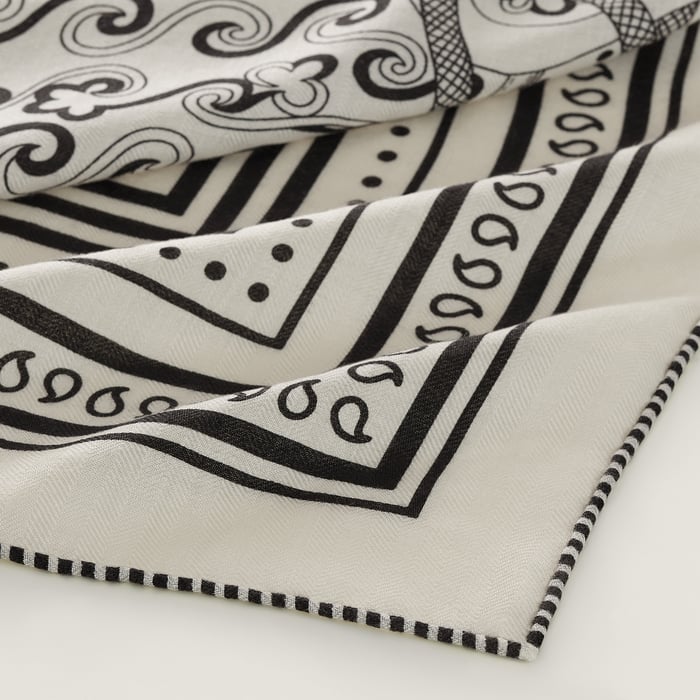 Festival Des Amazones Bandana Shawl 140