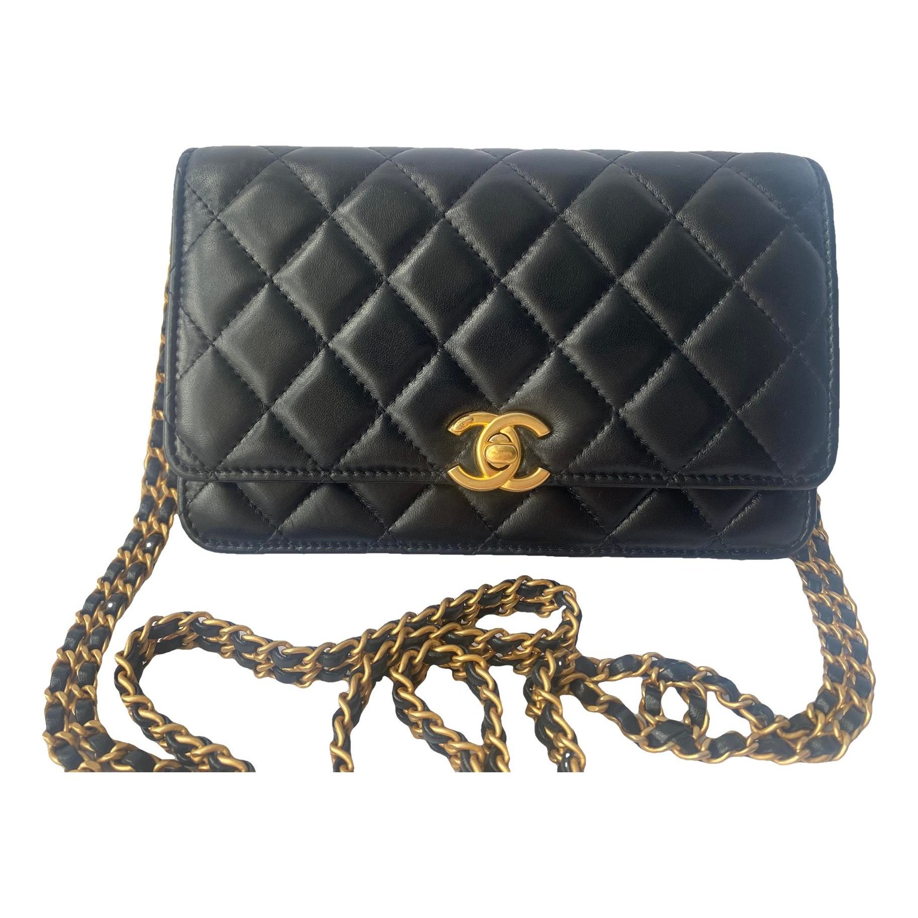 Wallet On Chain Timeless/Classique leather crossbody bag