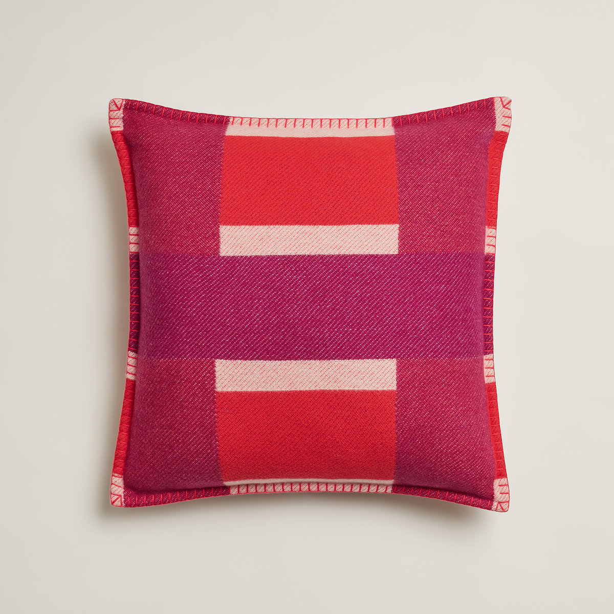 H Tissage pillow