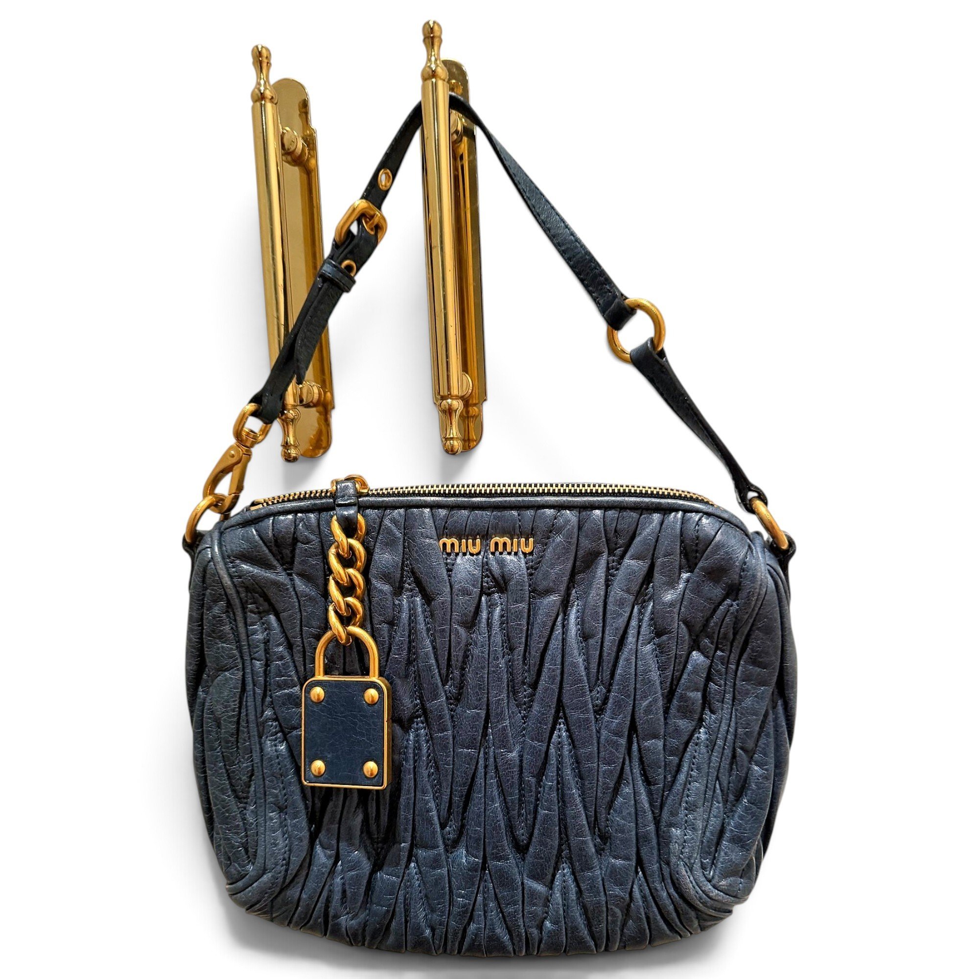 Matelassé leather handbag