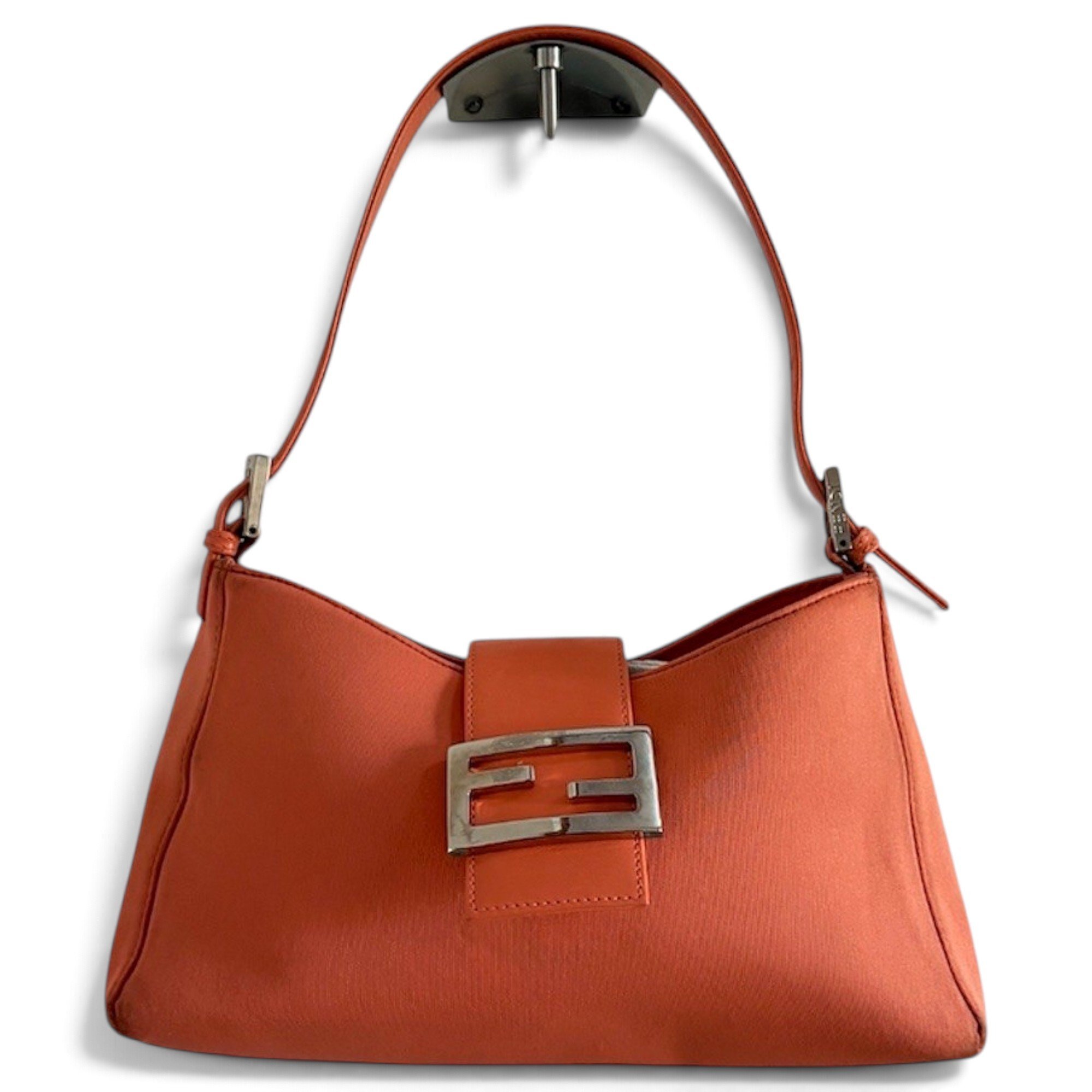 Baguette cloth handbag