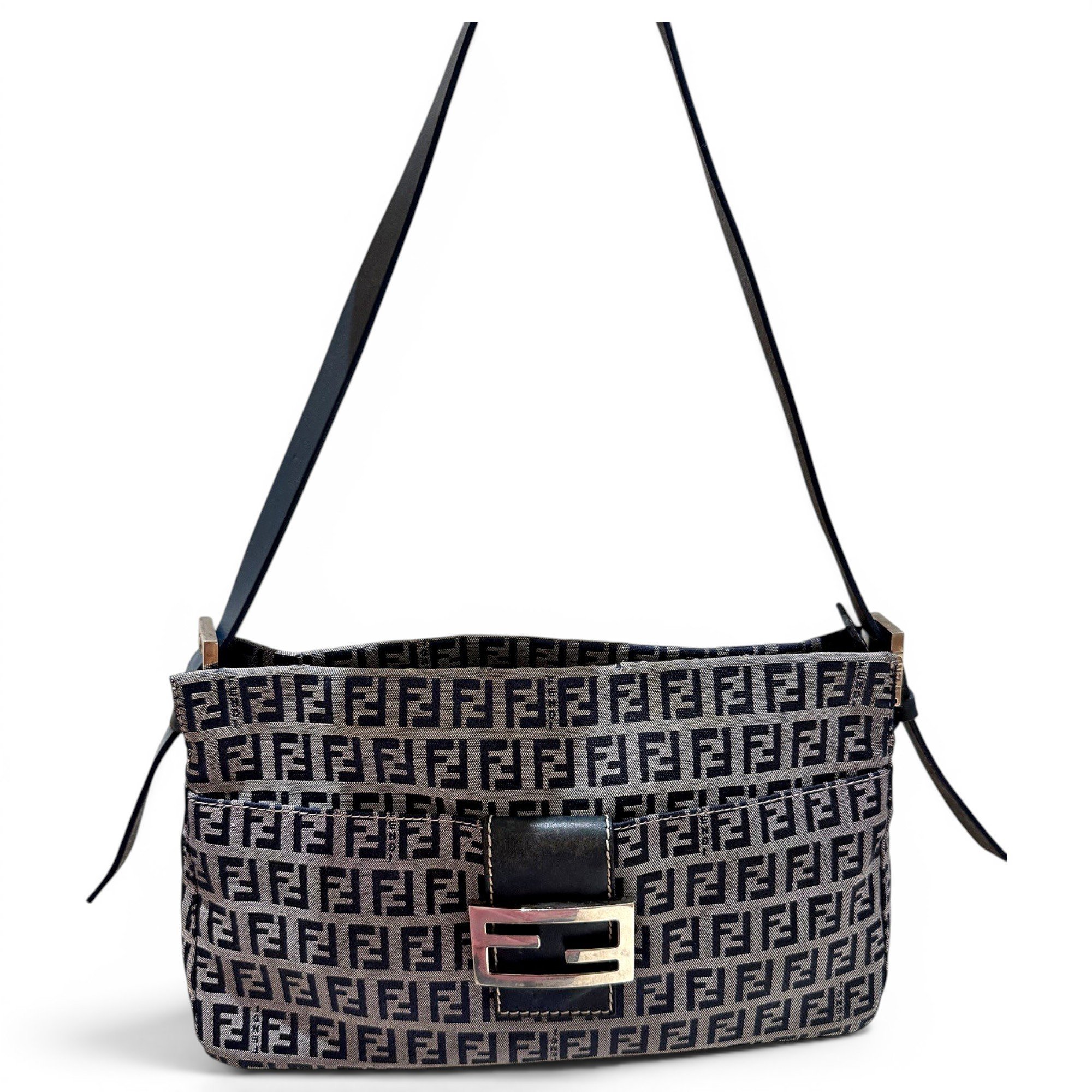 Baguette cloth handbag