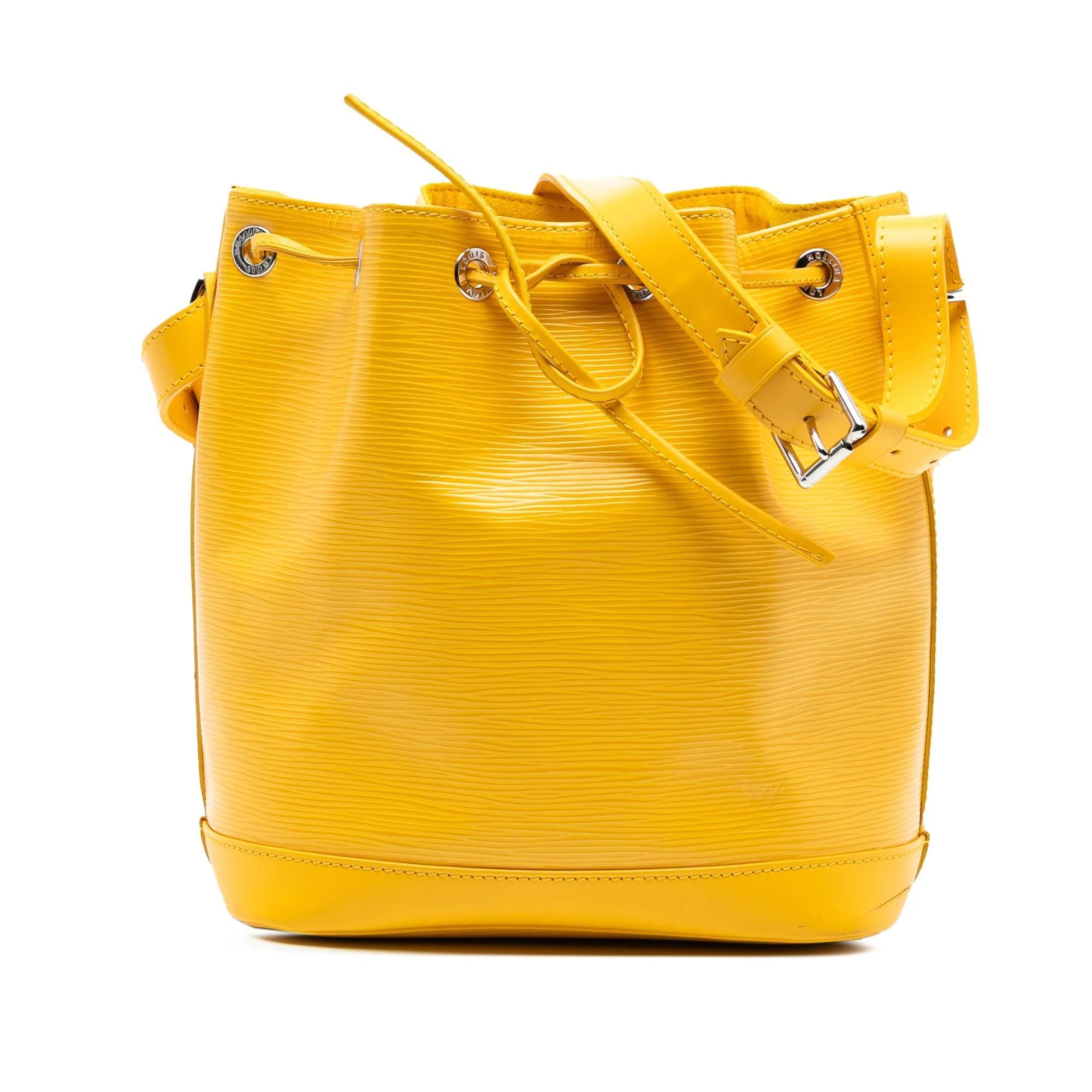 Bucket leather bag