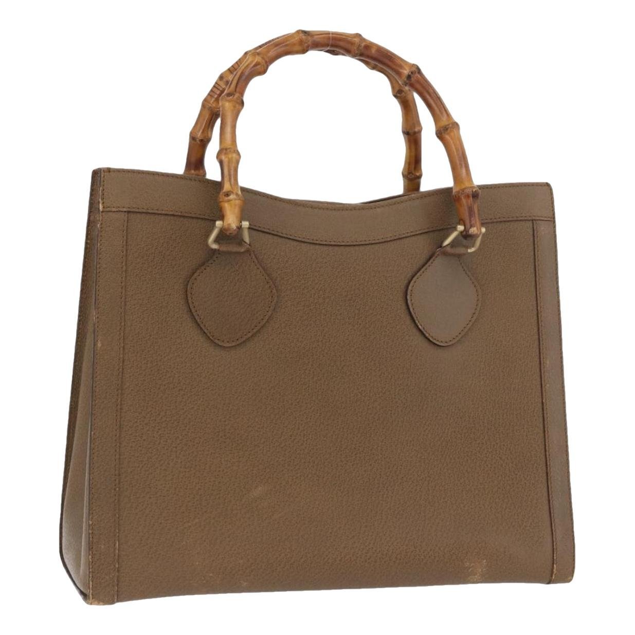 Gucci B leather handbag