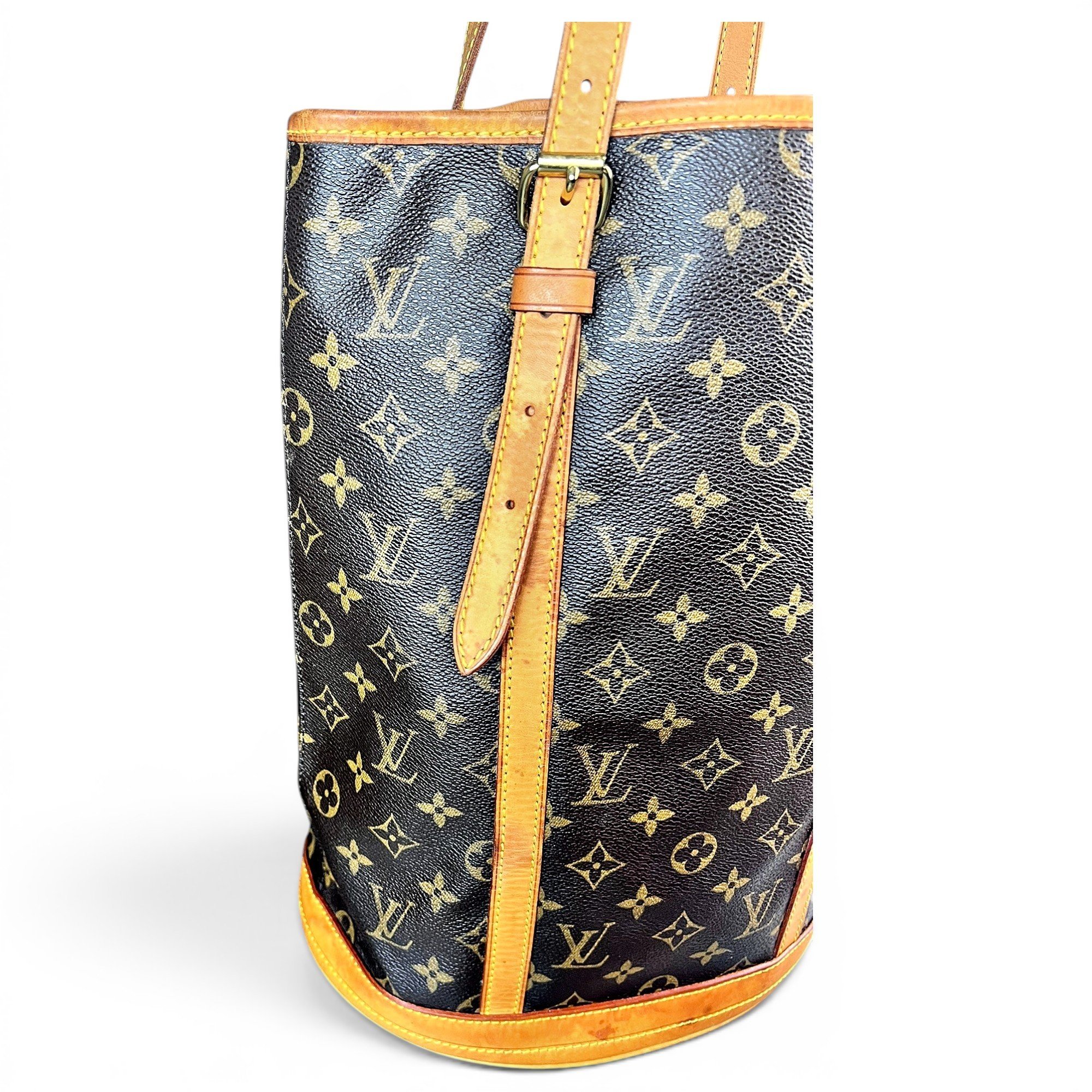 Bucket leather handbag