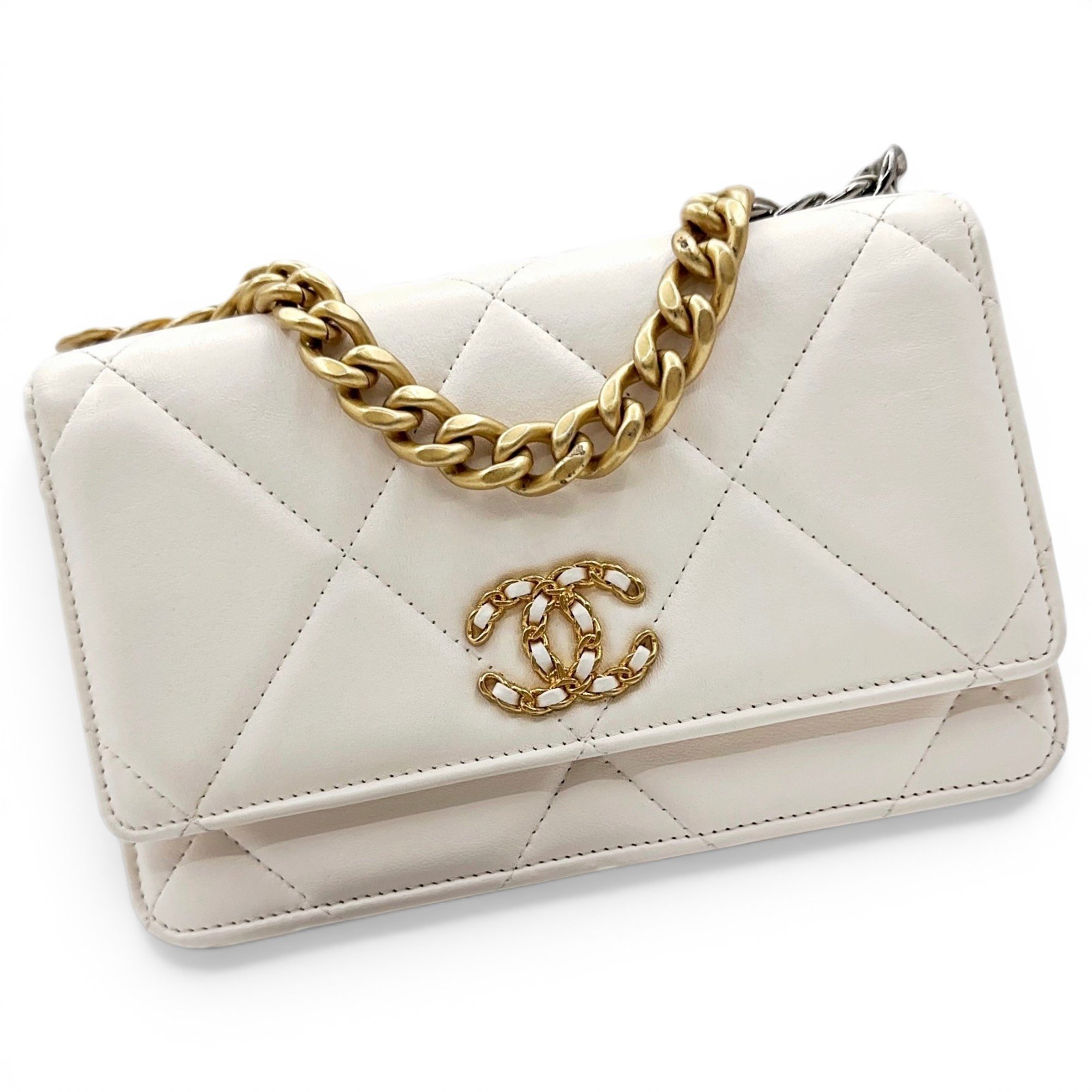 Wallet On Chain Chanel 19 leather handbag