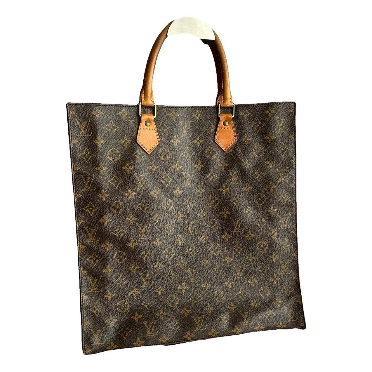 Plat leather handbag