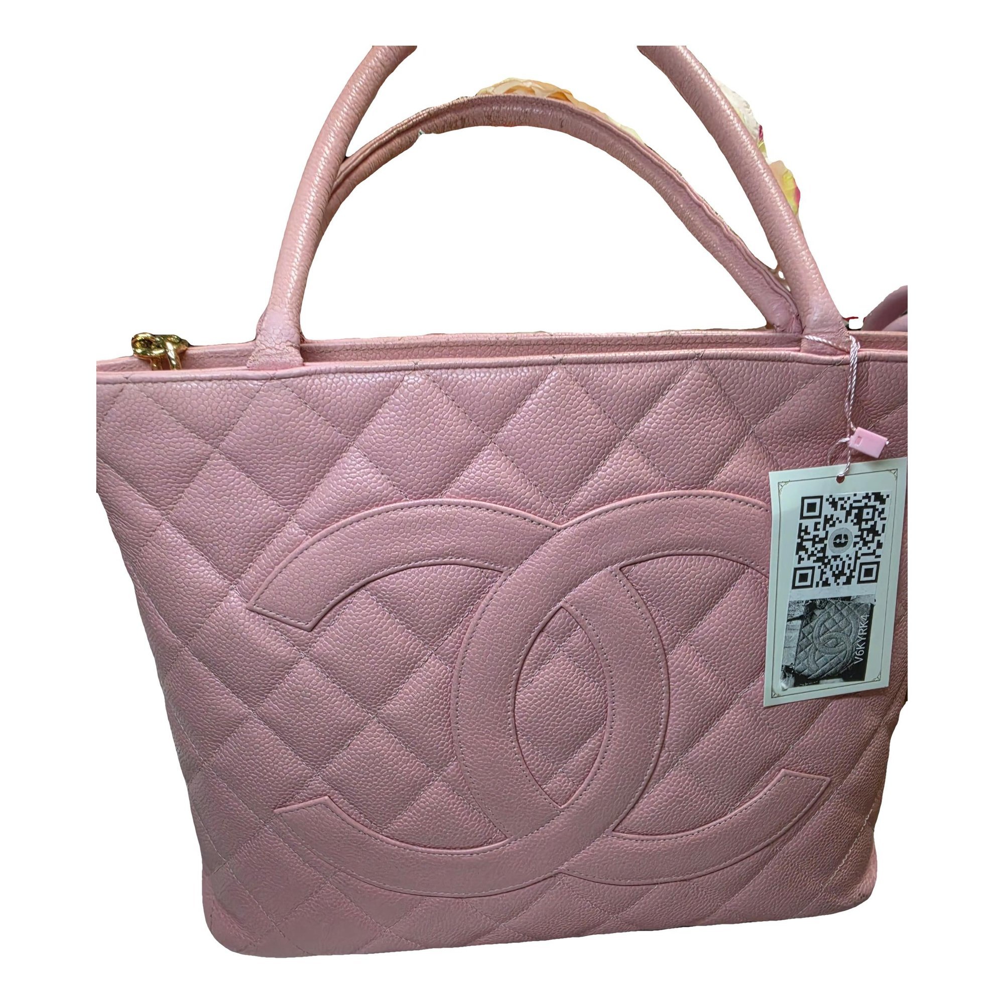 Médaillon leather handbag