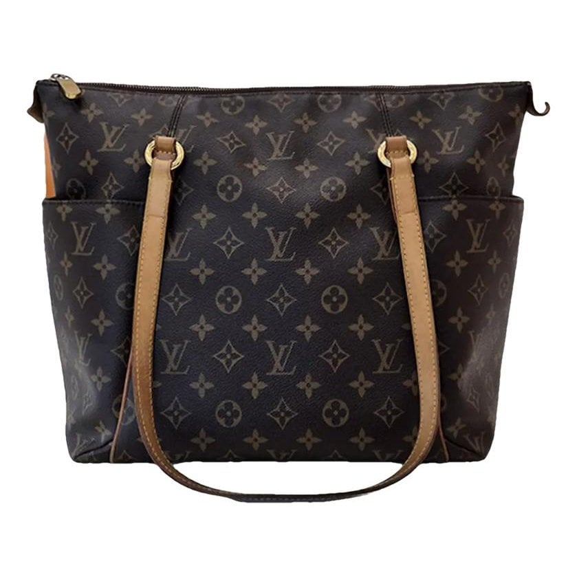 Totally leather handbag