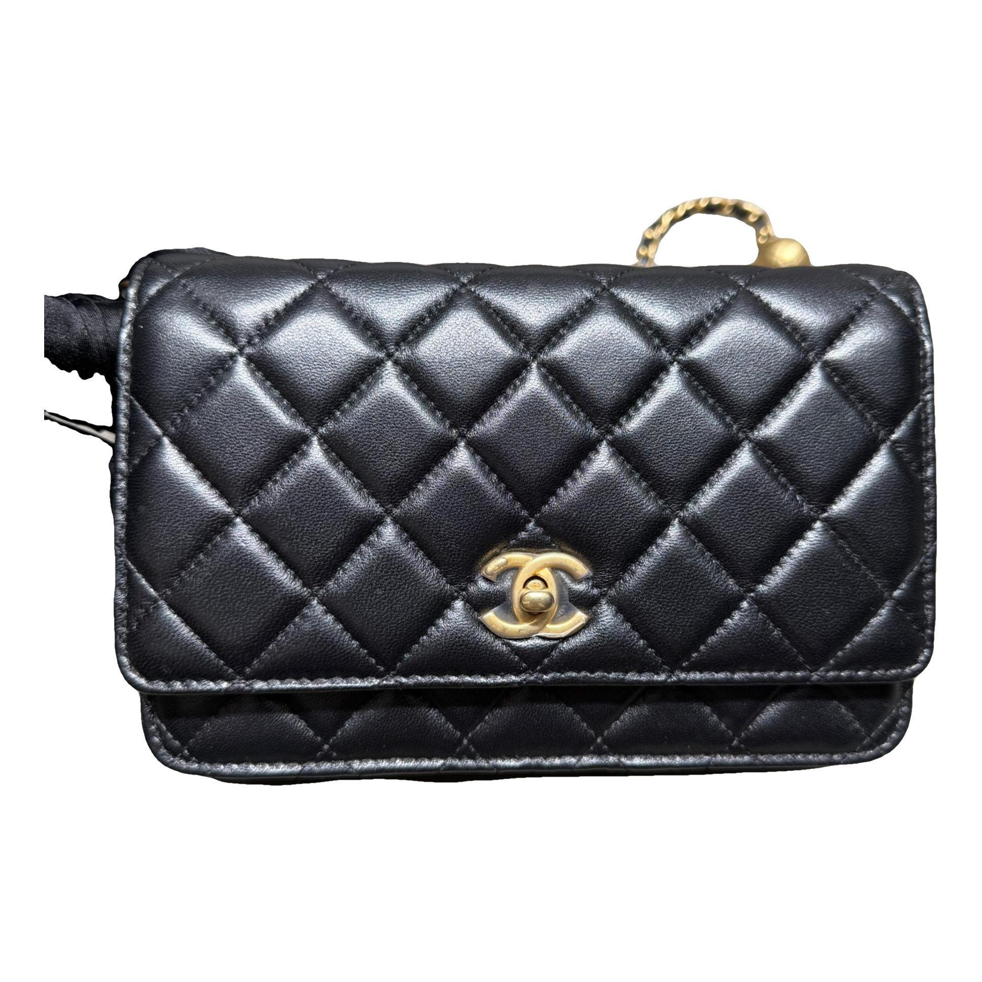 Wallet On Chain Timeless/Classique leather crossbody bag
