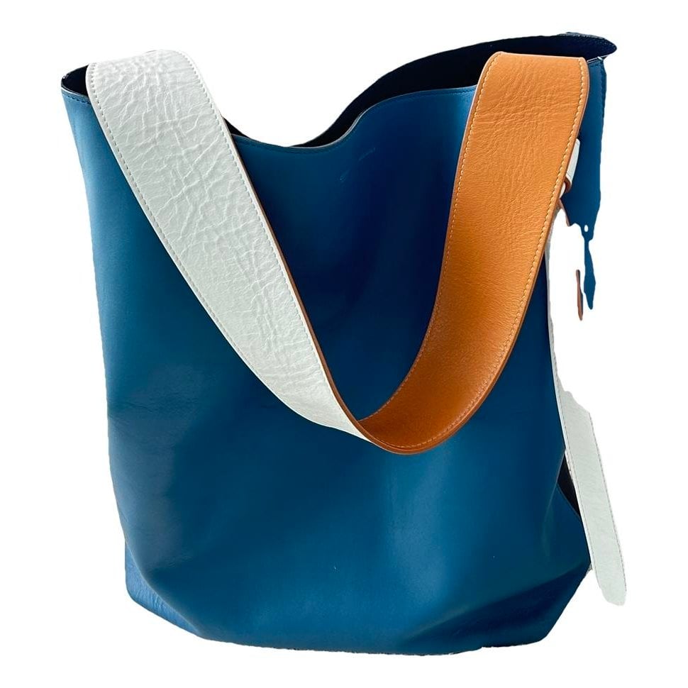 Twisted leather tote