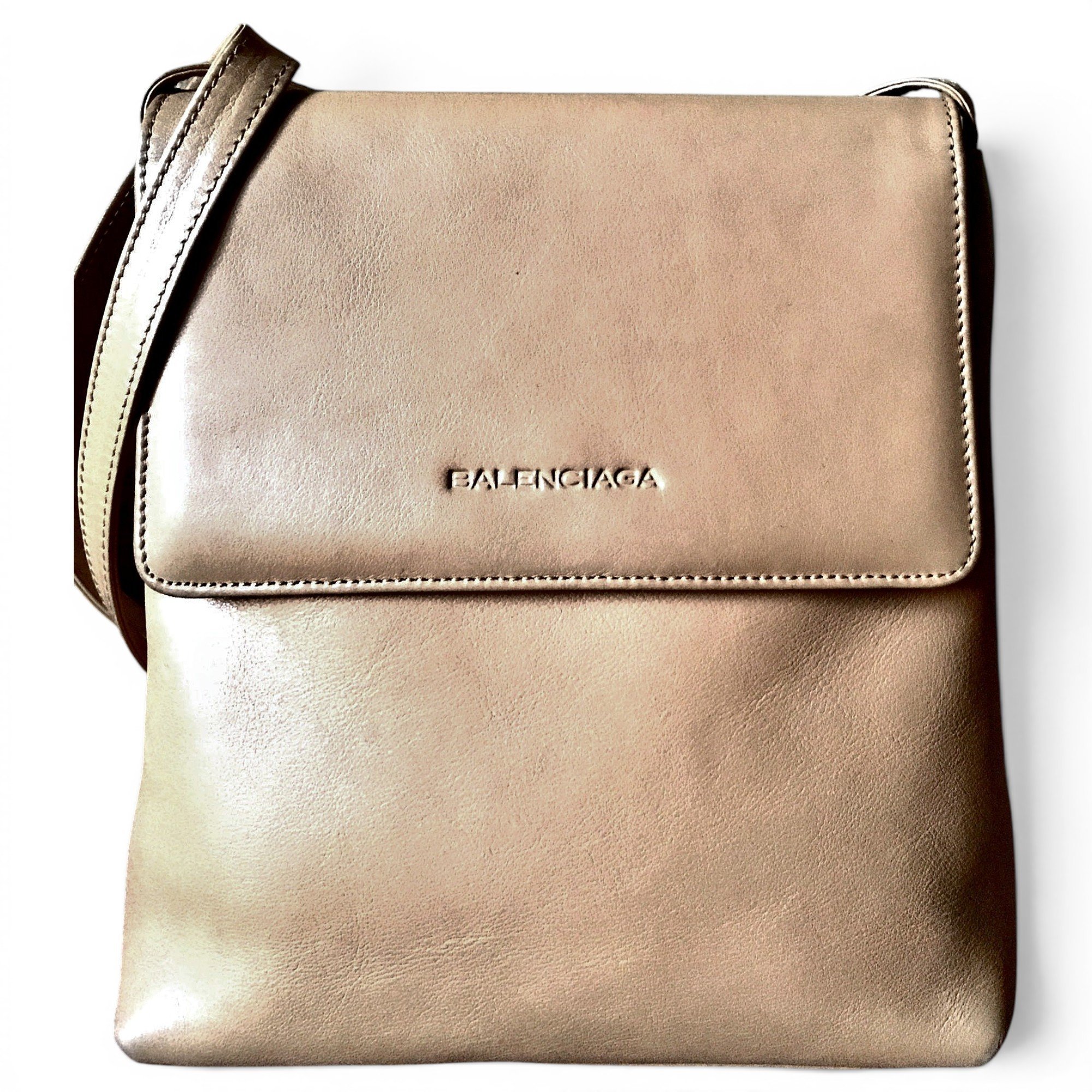 B leather handbag