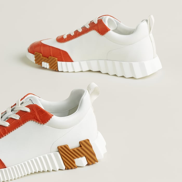 Bouncing Sneaker