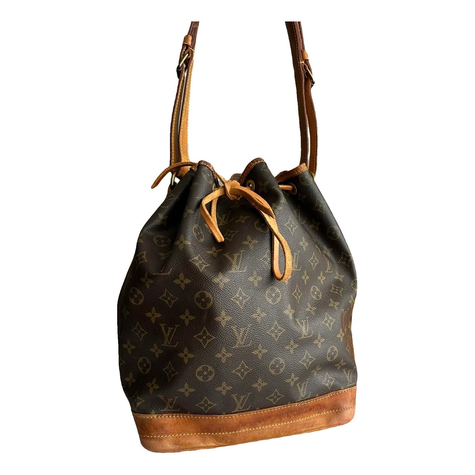 Noé leather handbag