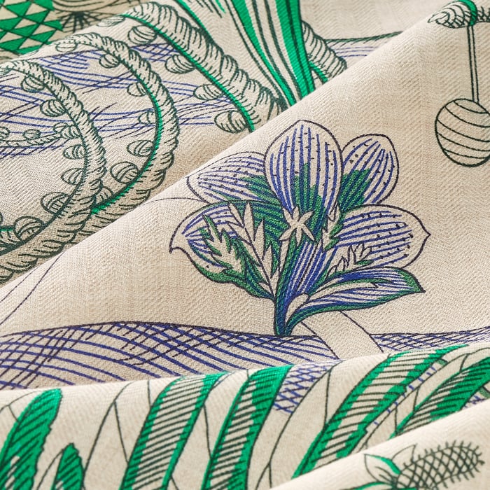 Della Cavalleria Favolosa Shawl 140
