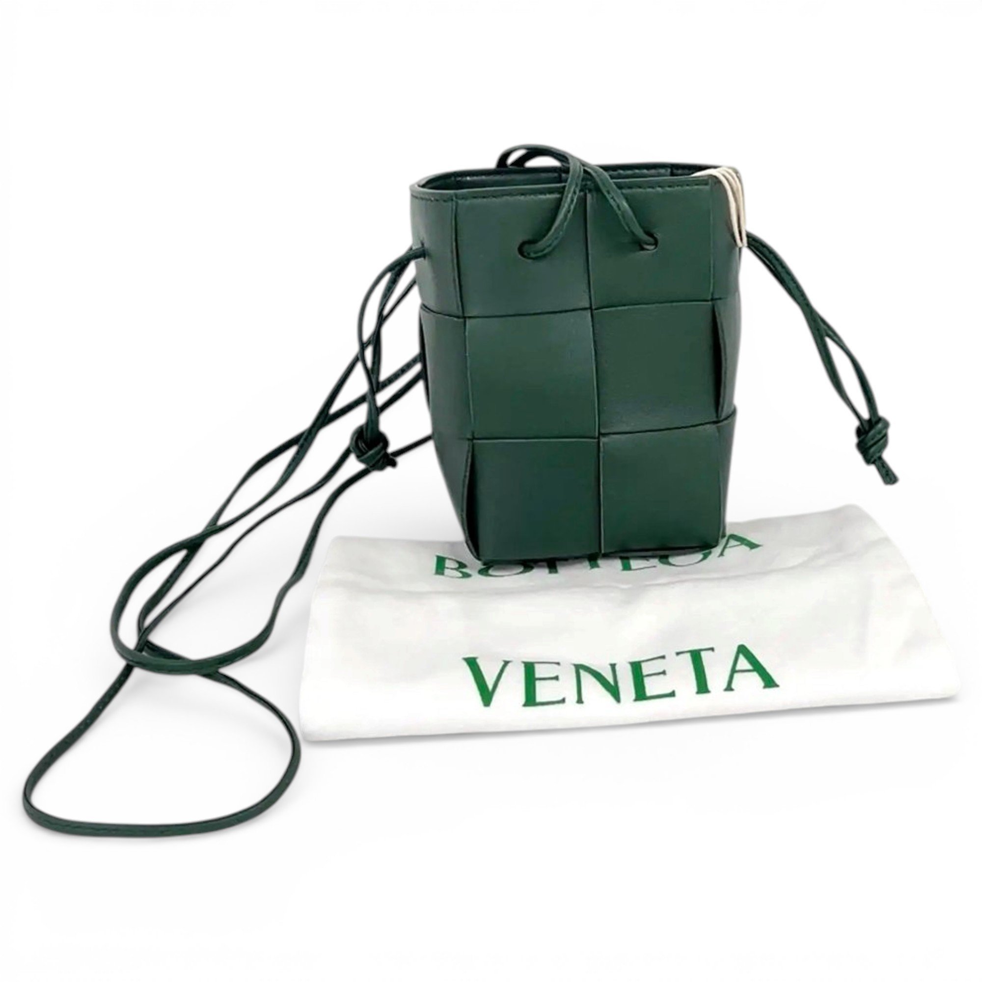Cassette Bucket leather crossbody bag