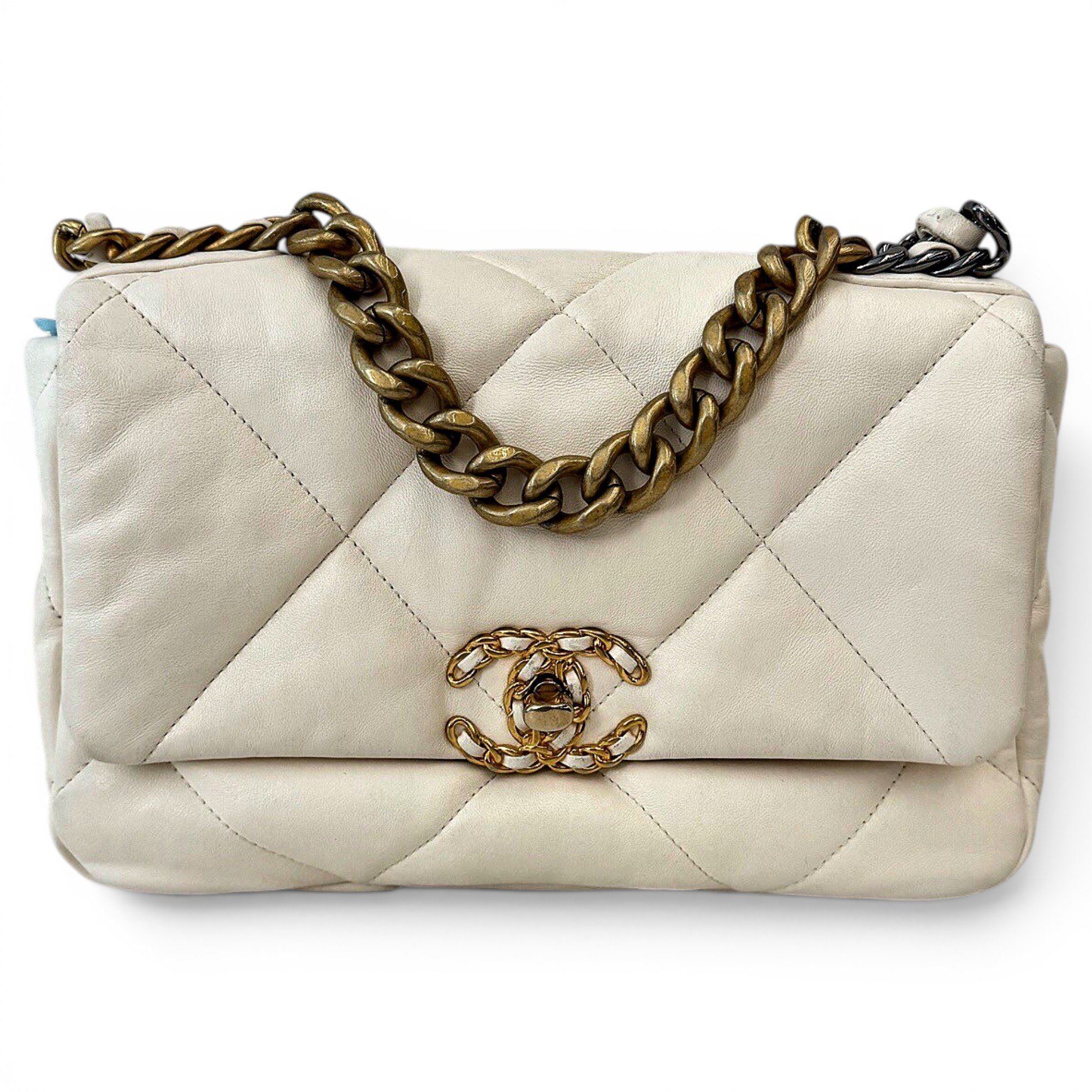 Chanel 19 leather handbag