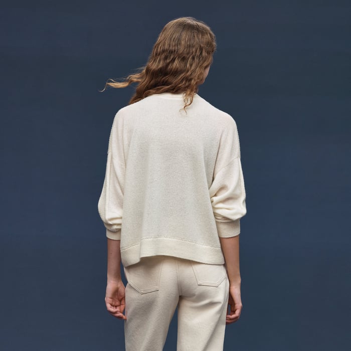 Blanc Naturel Cashmere "l'Enseigne Du Sellier" Long-sleeve Sweater