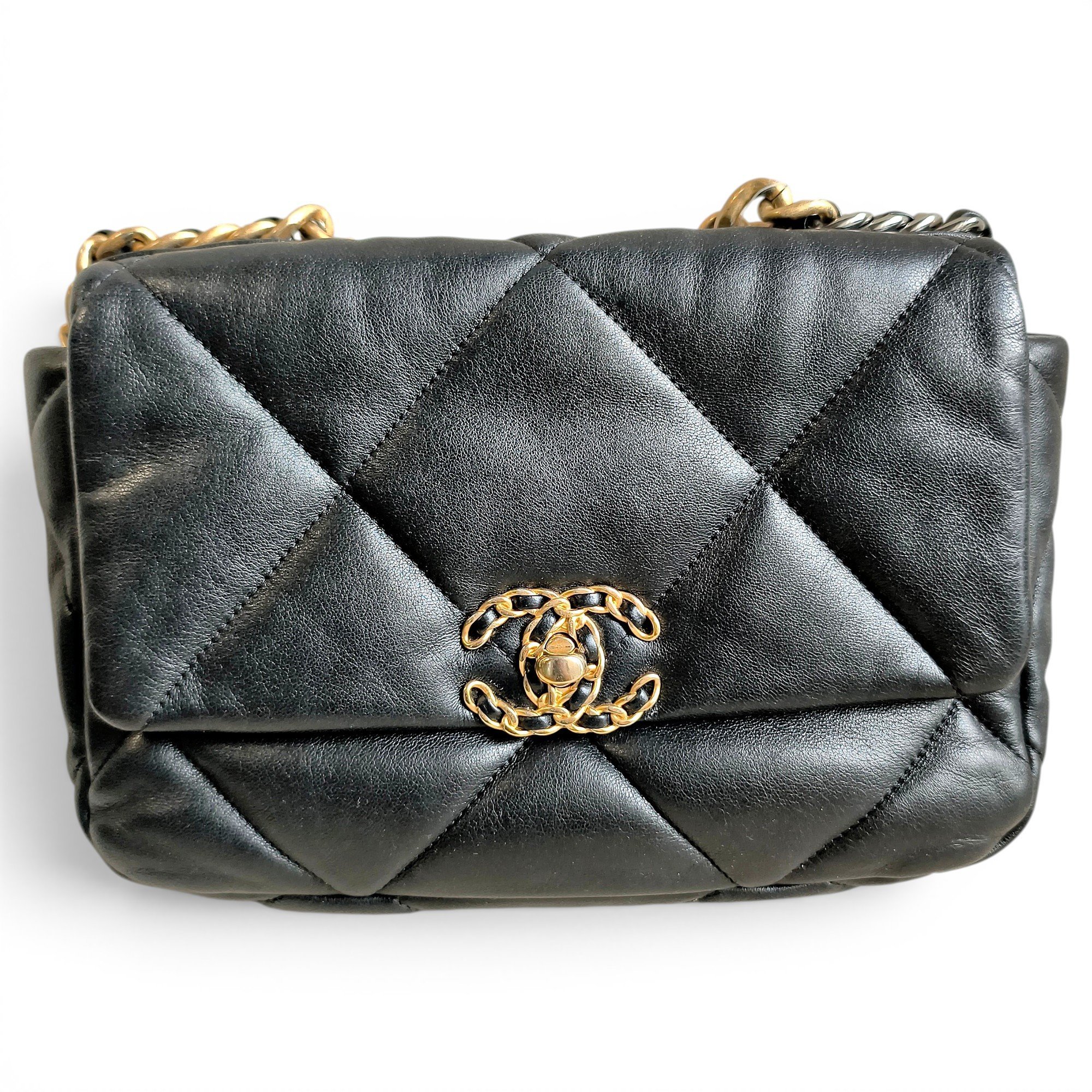 Chanel 19 leather handbag