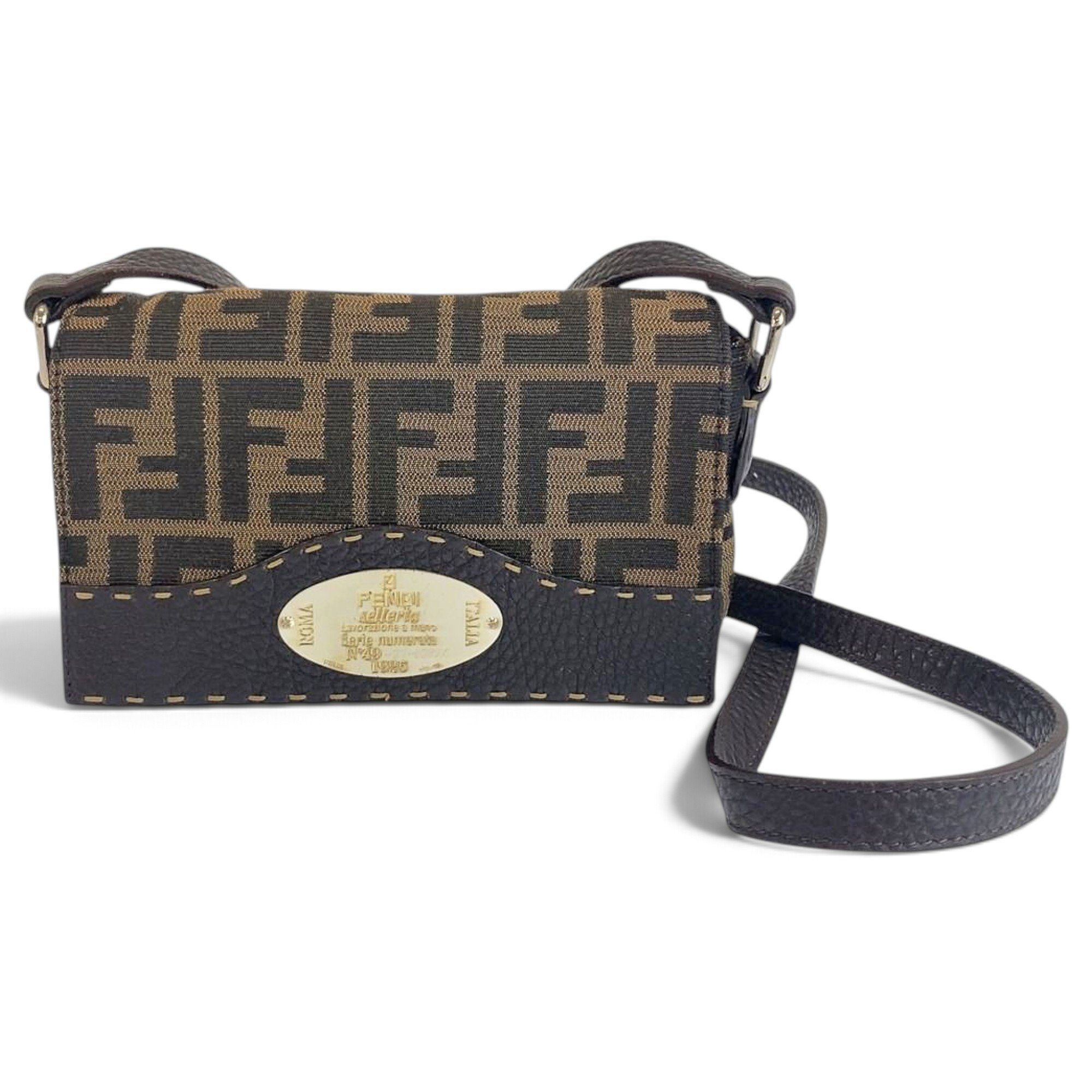 Pocket leather handbag