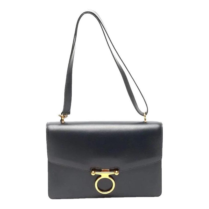Ring leather handbag