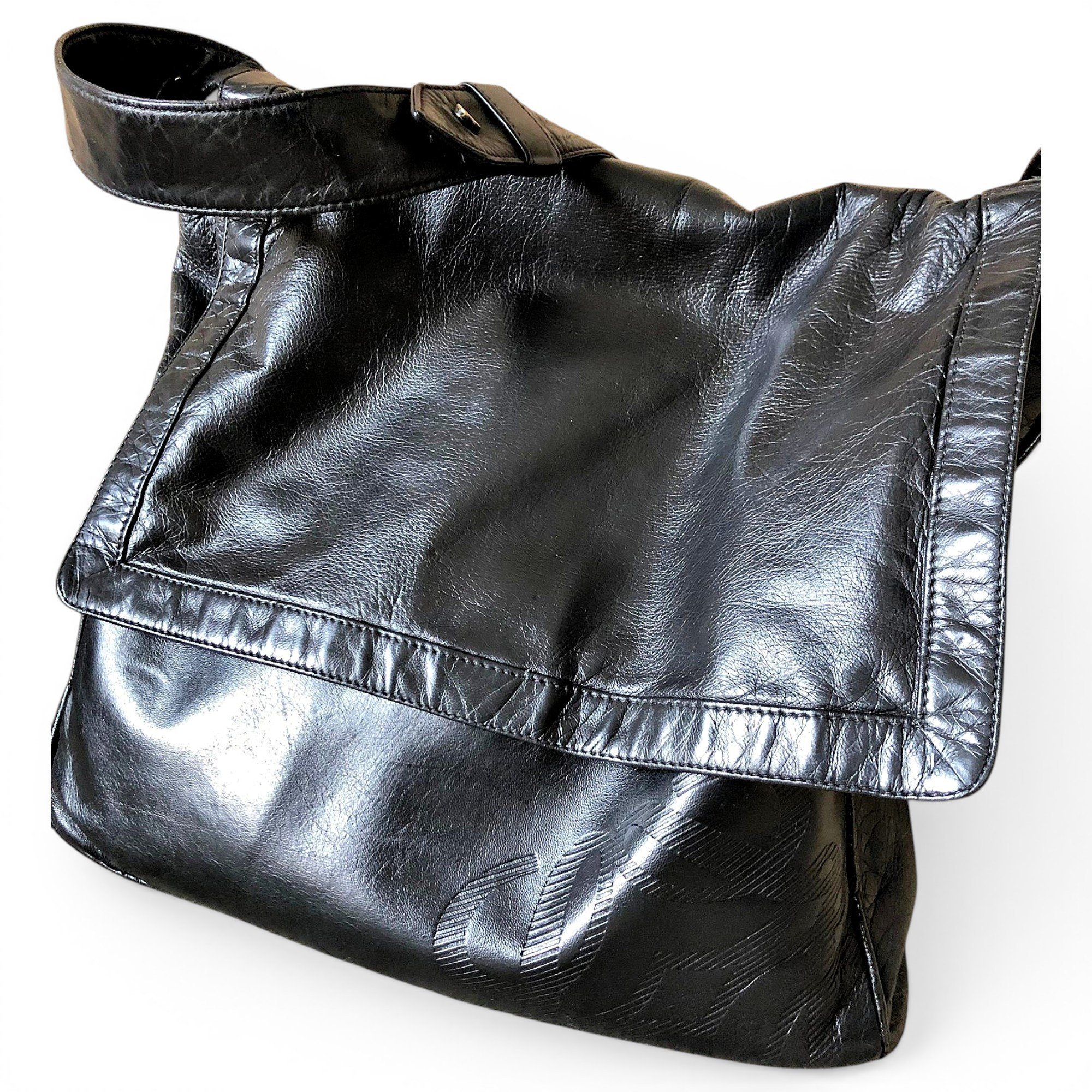 Amazona leather handbag