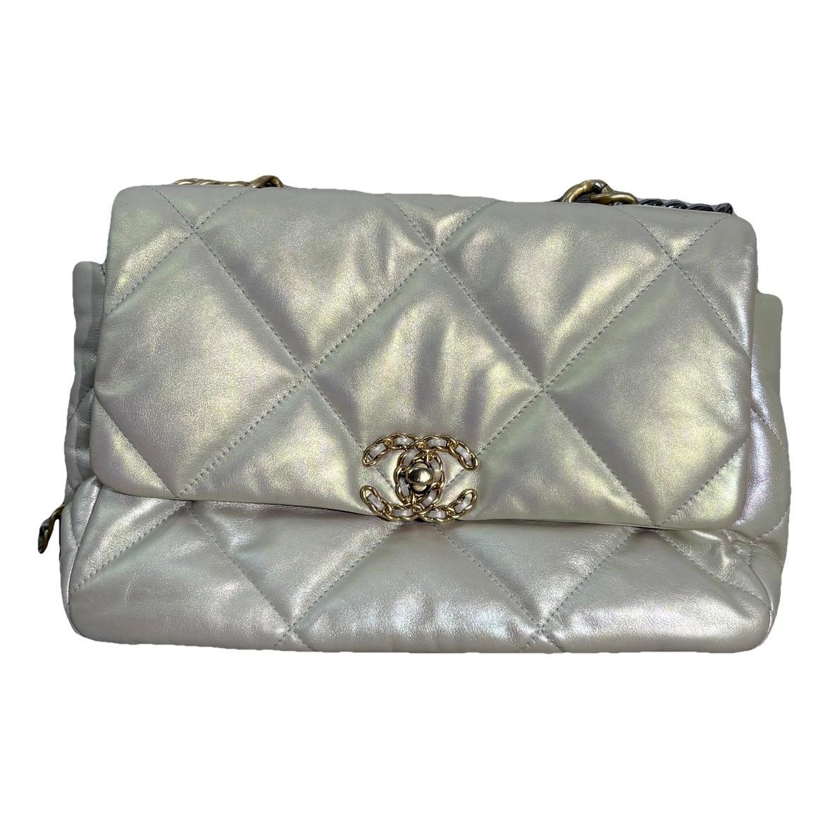 Chanel 19 leather handbag