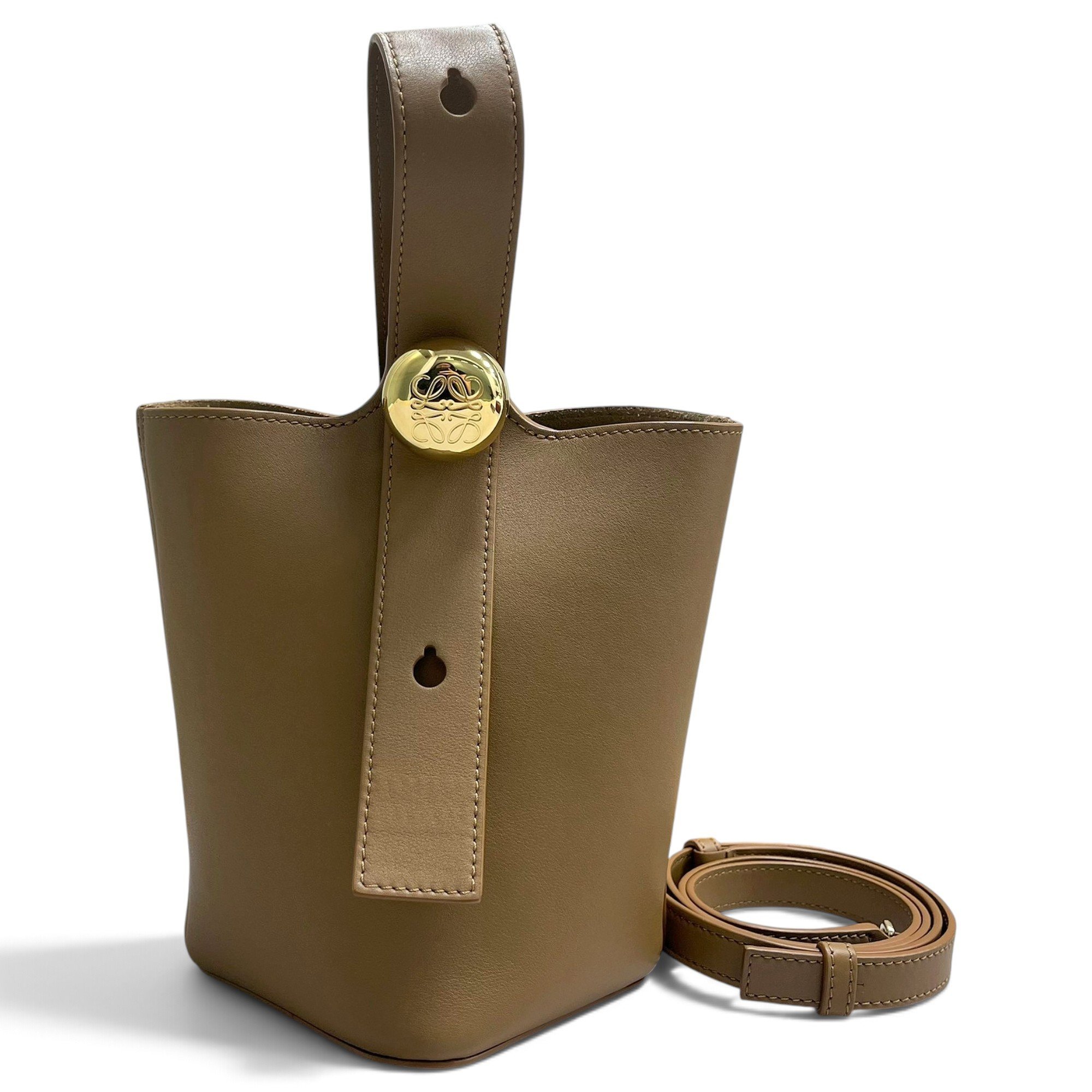 Pebble leather handbag