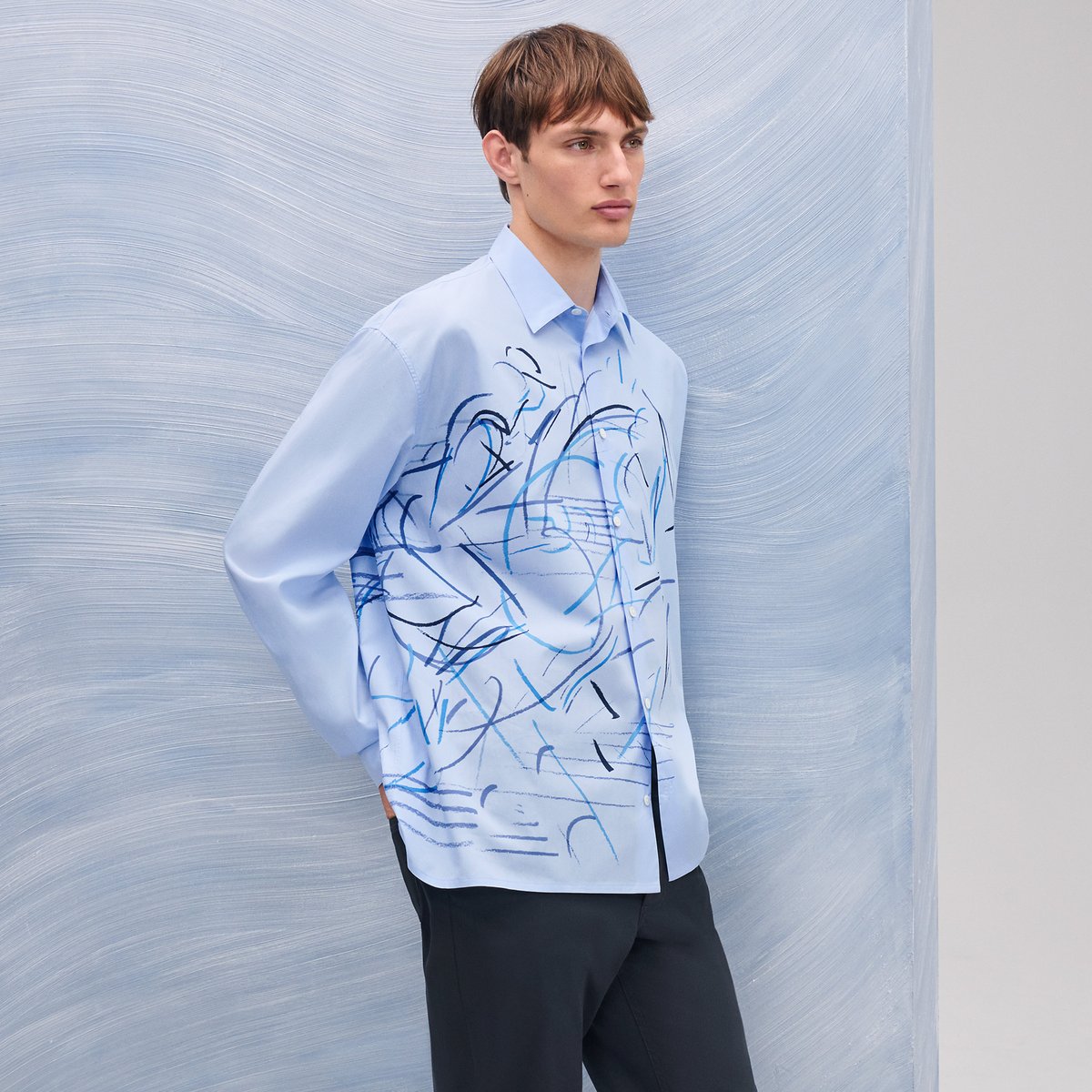 Bleu Pâle "Esquisse Au Galop" Boxy Fit Shirt