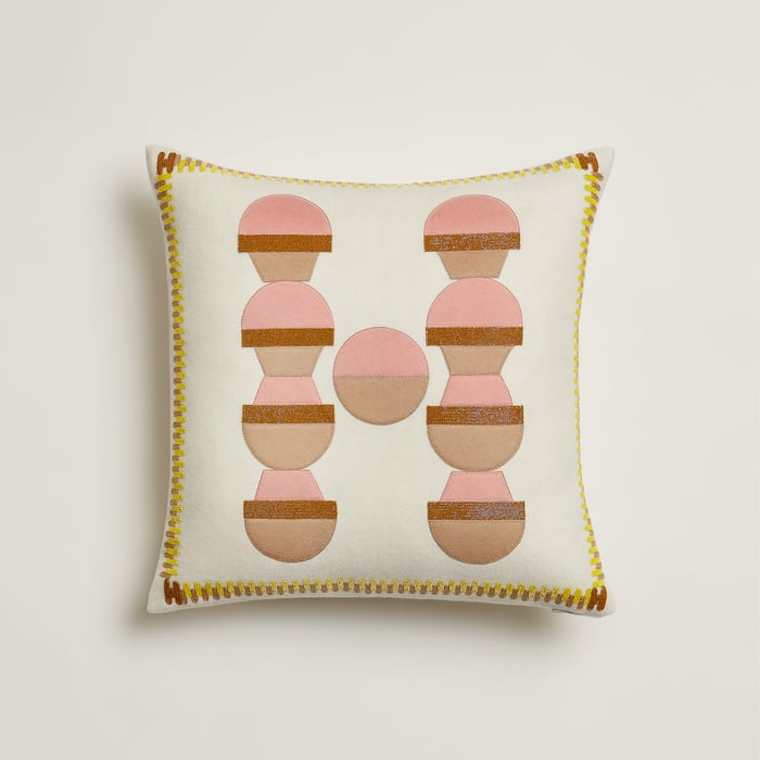 Écru En Equilibre Pillow