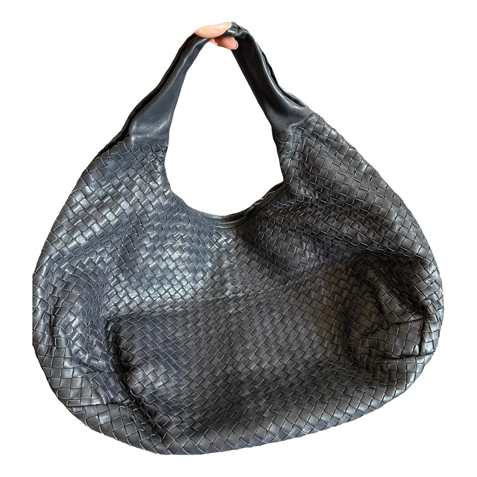 Veneta leather handbag