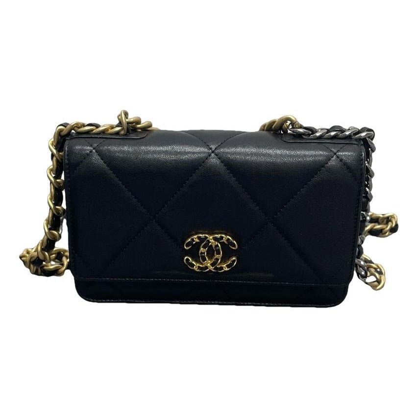 Wallet On Chain Gabrielle leather crossbody bag