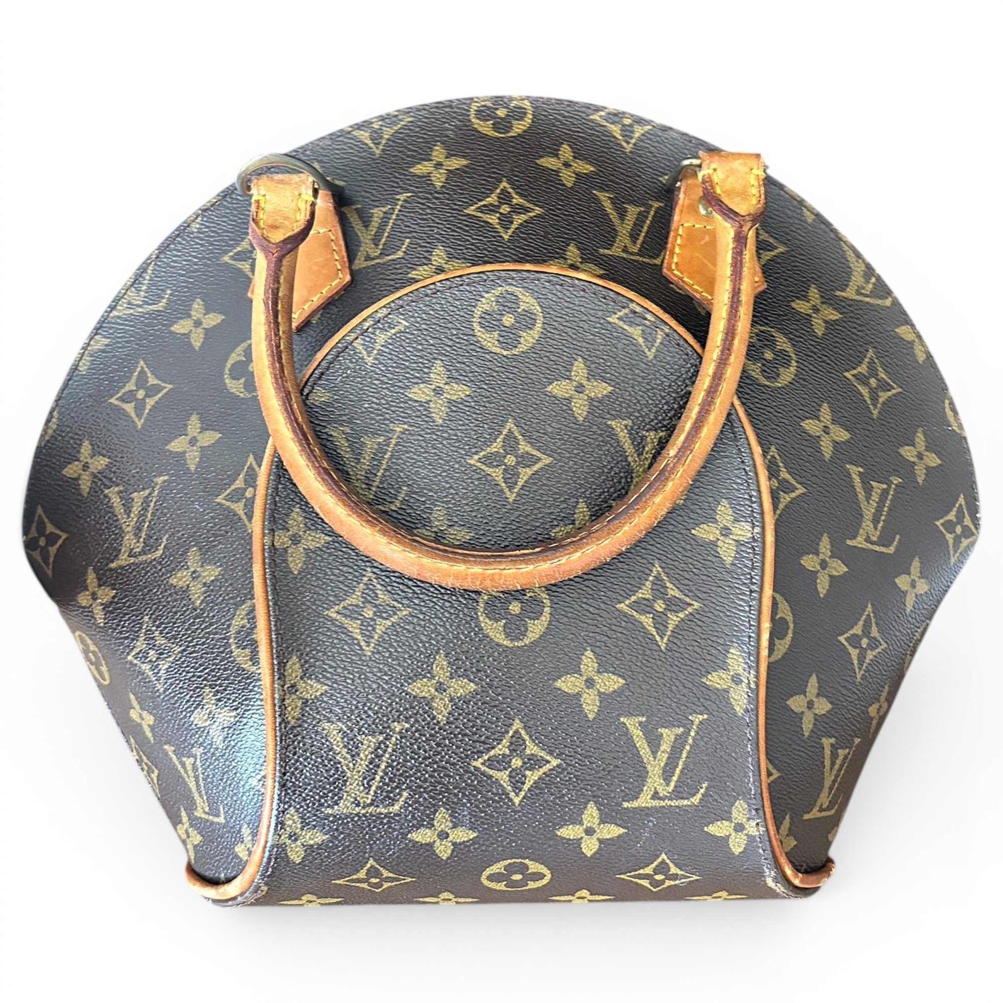 Ellipse leather handbag