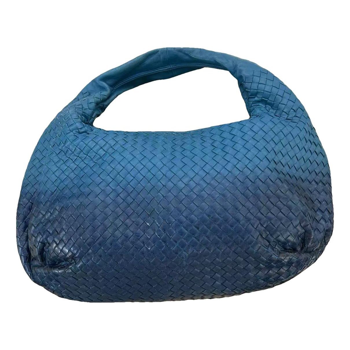 Veneta leather handbag